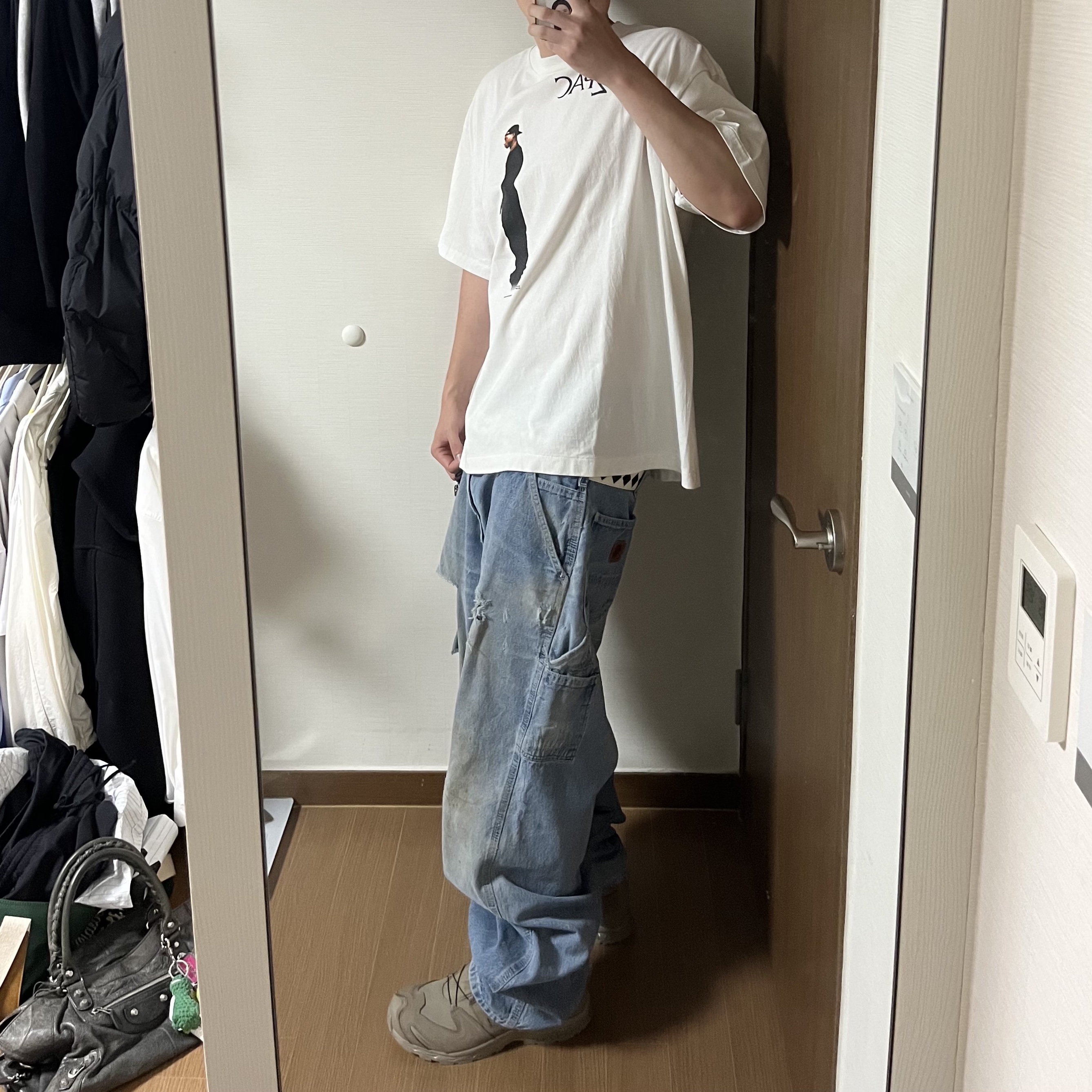 Saint Mxxxxxx x 2Pac S/S T-Shirt White - 25SS, Salomon x Rier XA Mid GTX Argile 착용 스타일 - 2
