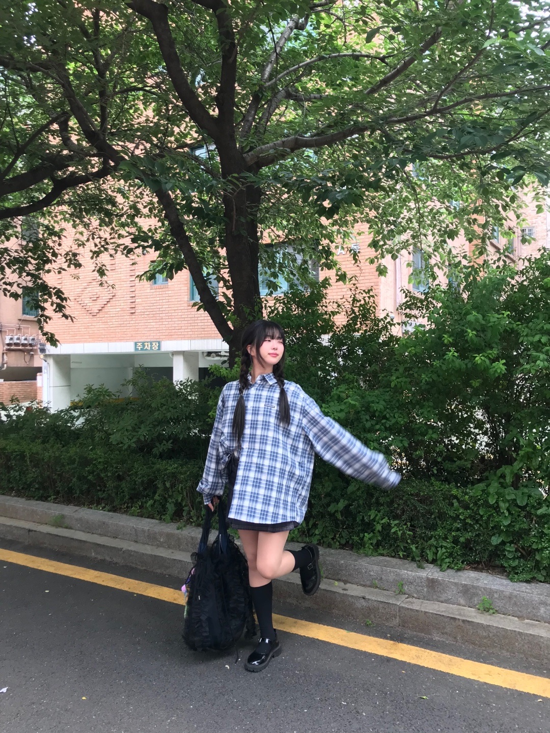 SLOW RECORD HOUSE Seersucker Oversized Check Shirts Blue 착용 스타일 - 6