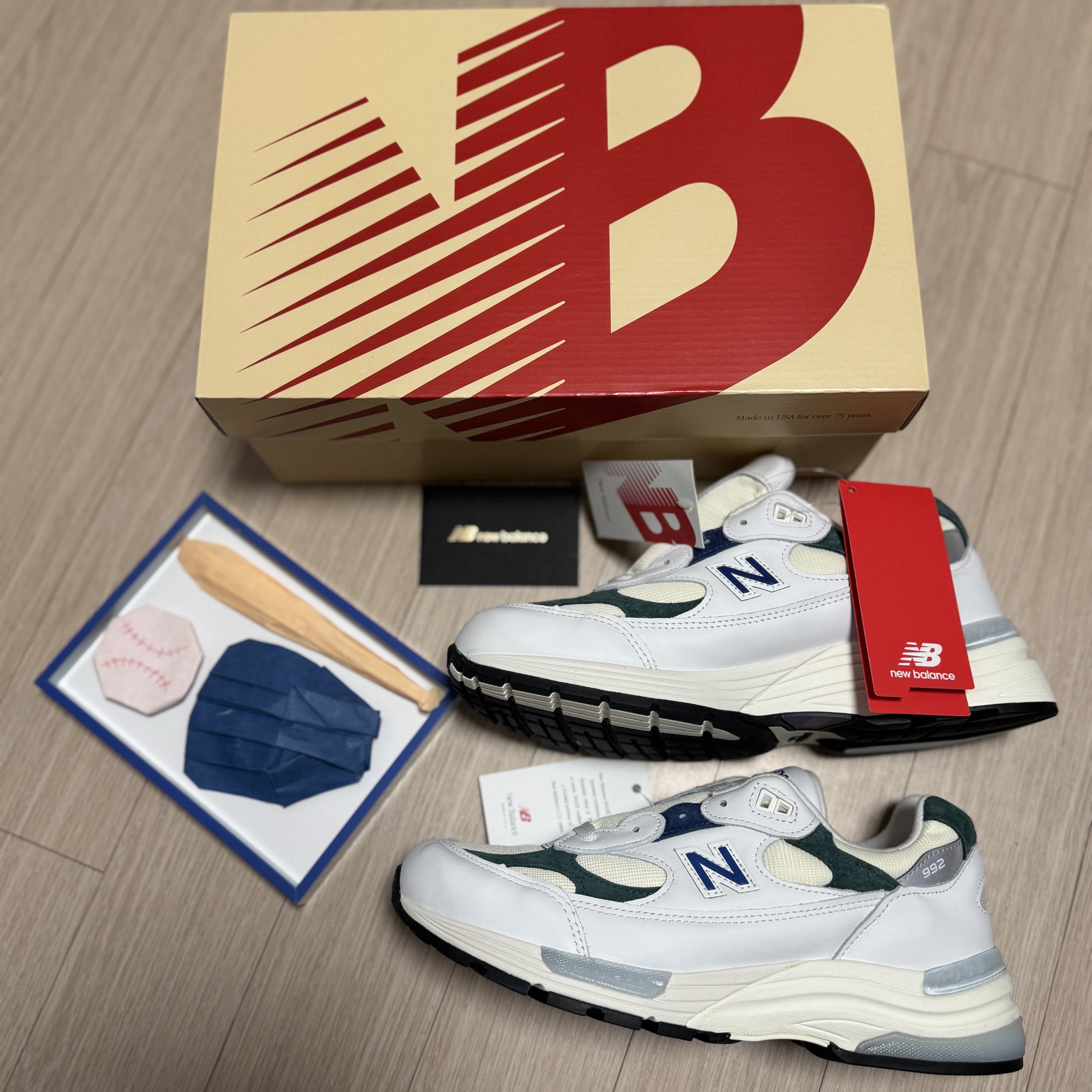 New Balance 992 Made in USA Marsh Green 착용 스타일 - 1