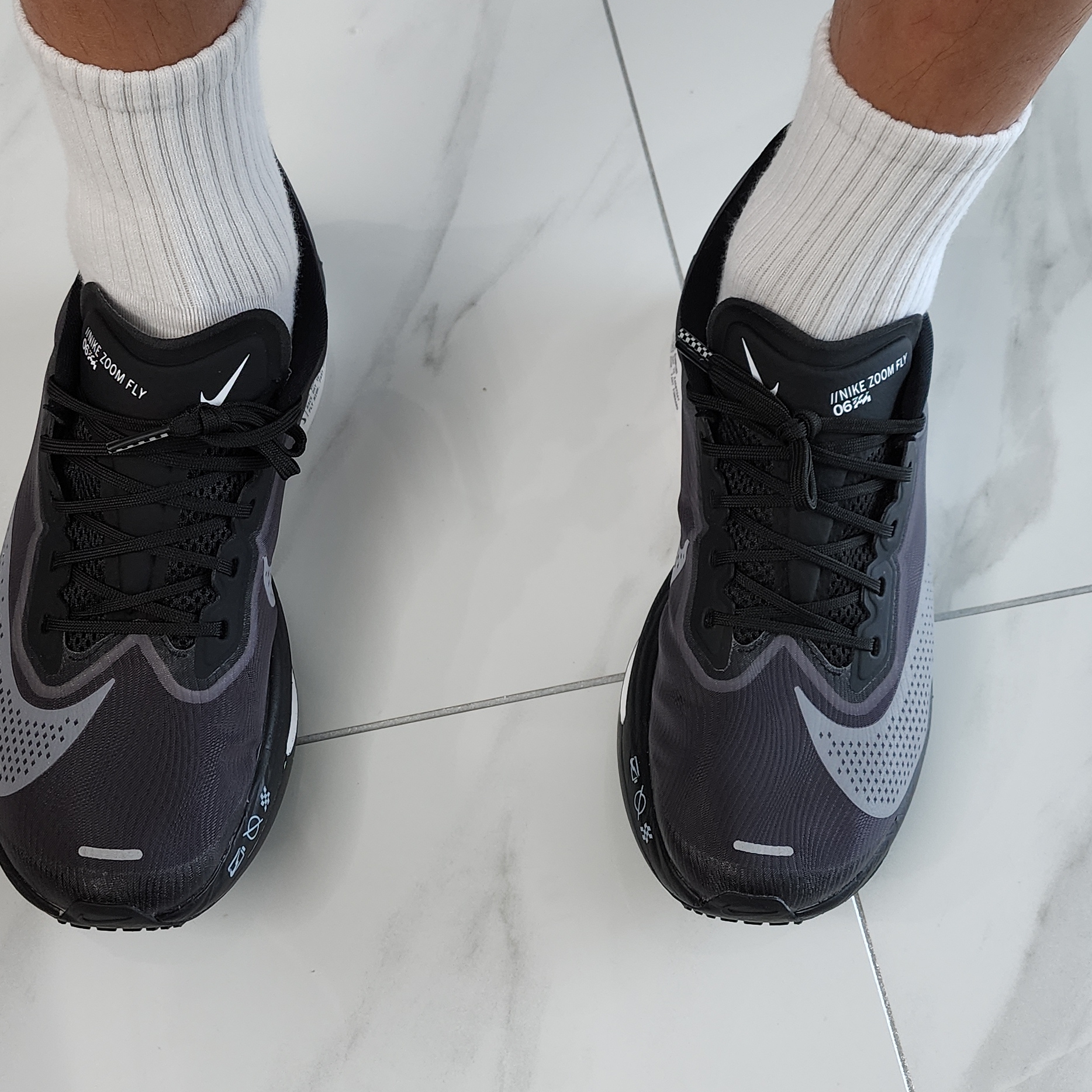 Nike Zoom Fly 6 Black Light Smoke Grey 착용 스타일 - 1