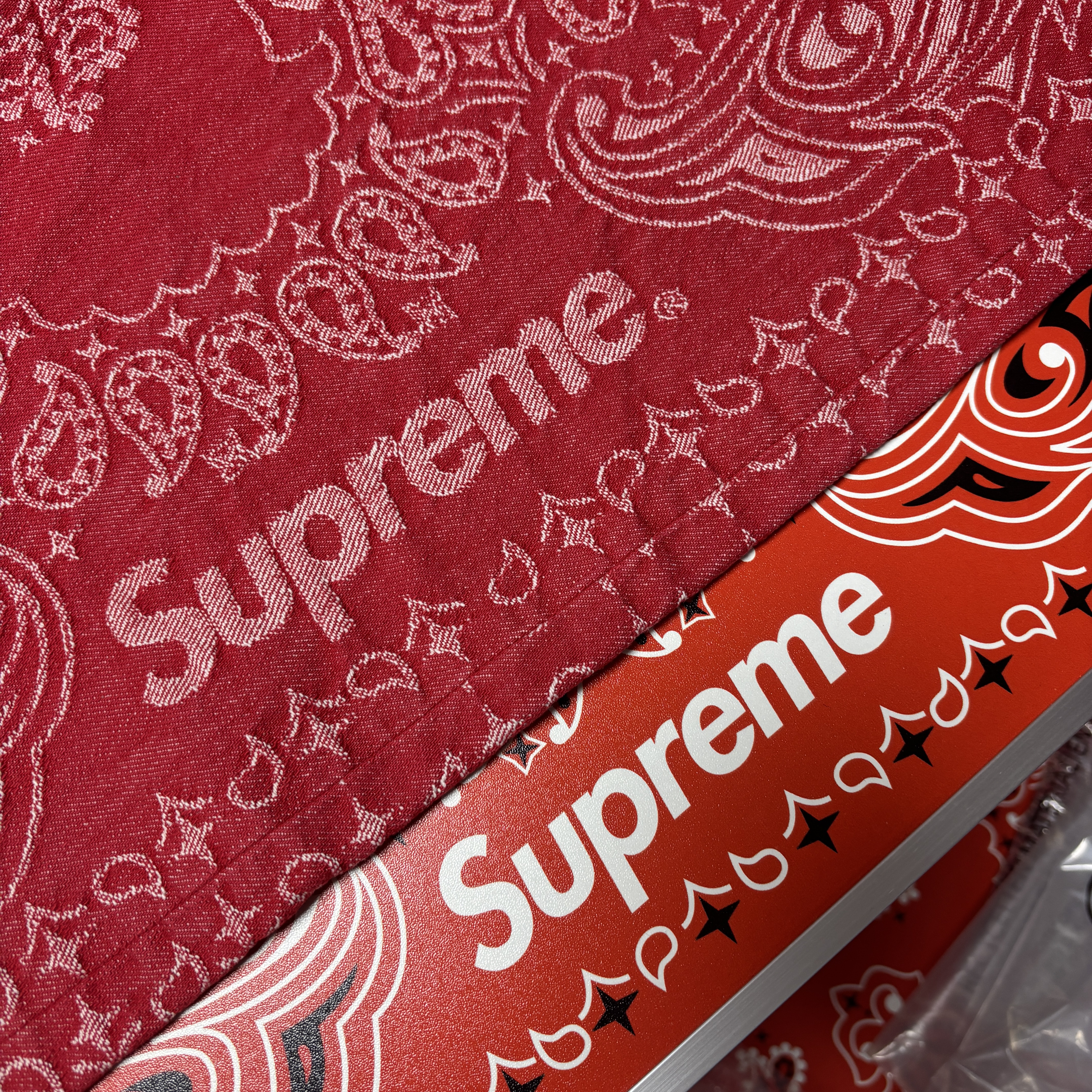 Supreme Bandana Jacquard Baggy Jean Red - 25SS 착용 스타일 - 1