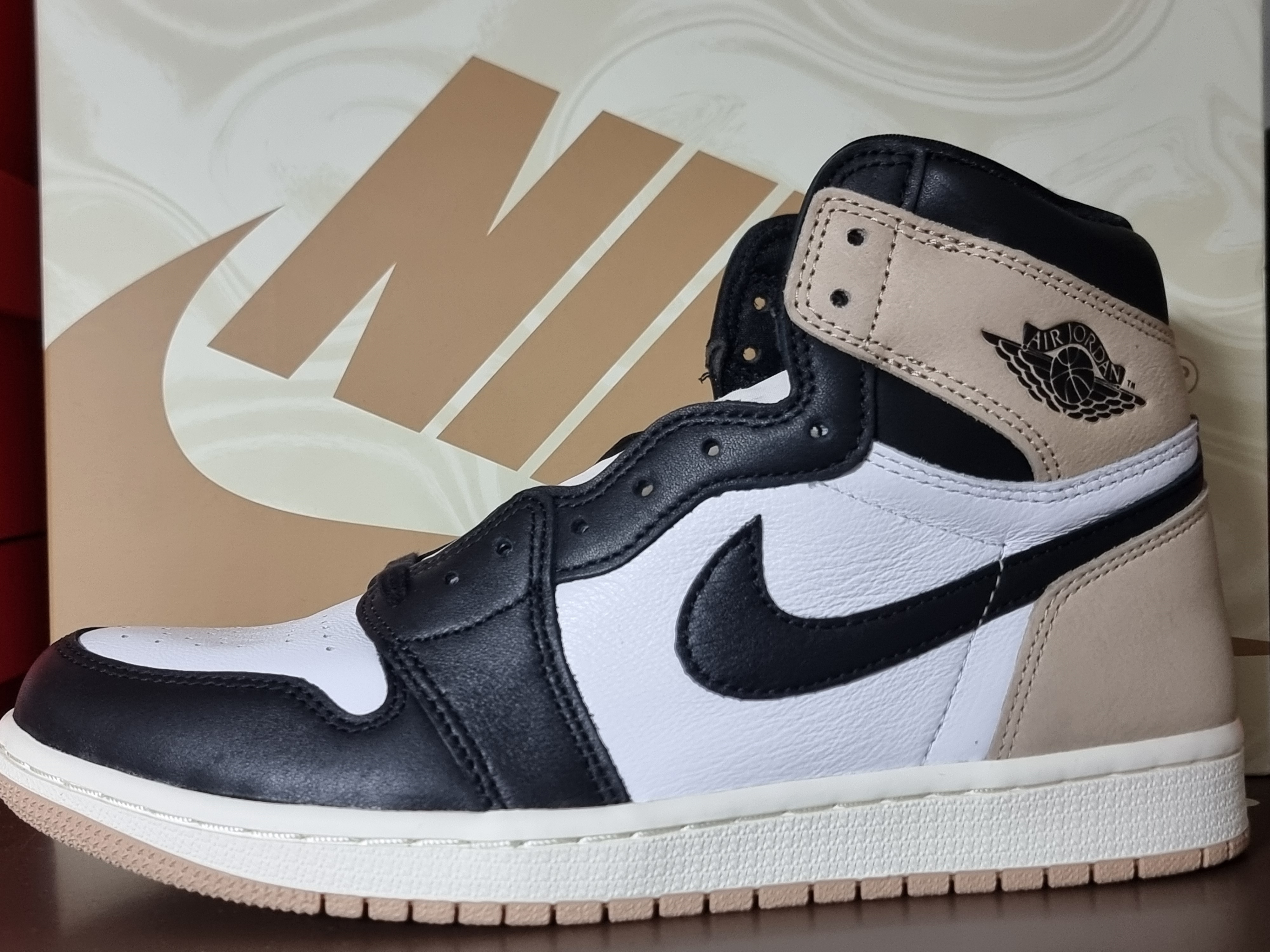 (W) Jordan 1 Retro High OG Latte 착용 스타일