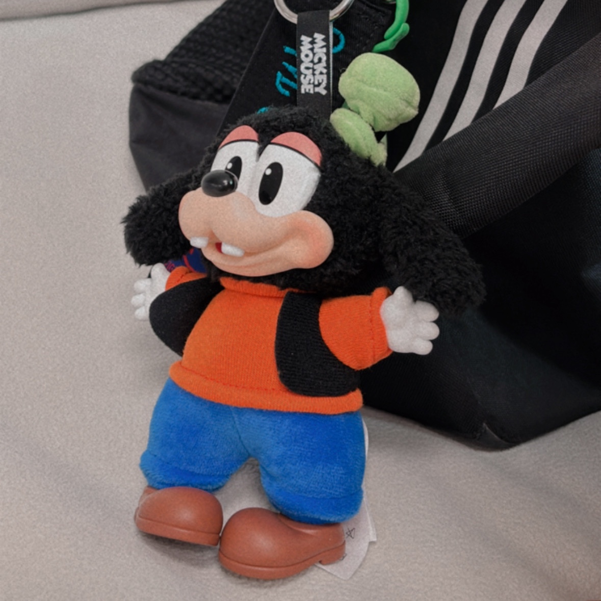 Pop Mart Mickey Family Cute Together Keychain Series Figures Sealed Case (8 Blind Boxes) 착용 스타일 - 2