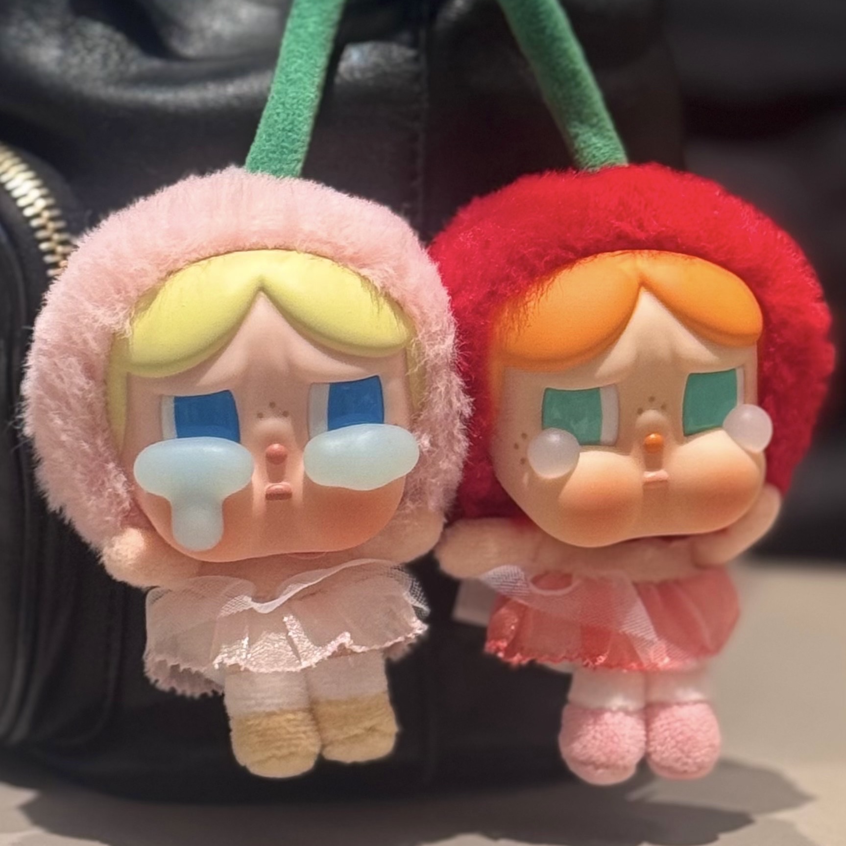 Pop Mart Crybaby Crying For Love Series Vinyl Plush 착용 스타일