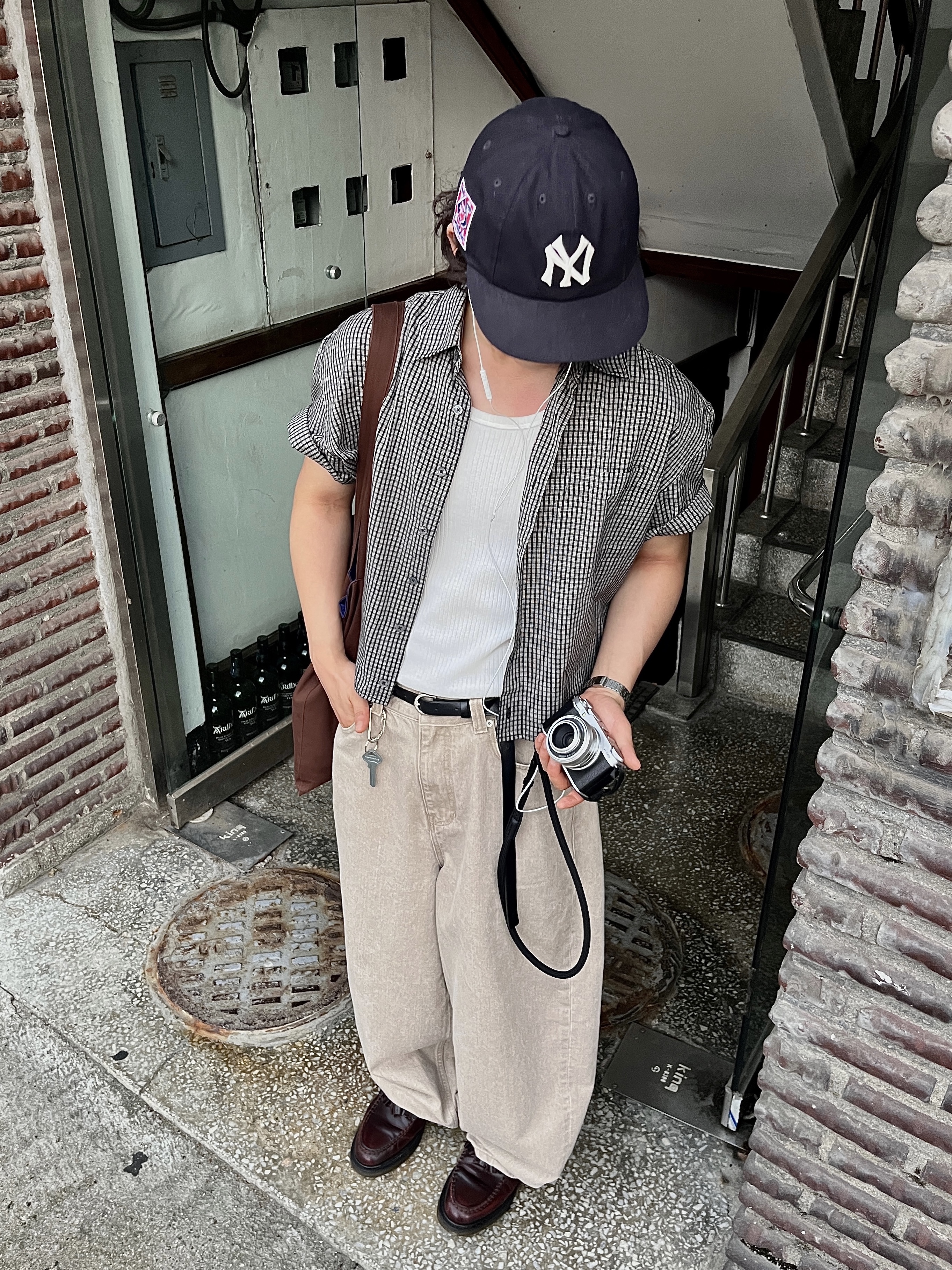 noun Wide Curved Denim Pants Sand Beige, Dr. Martens Adrian Arcadia Leather Loafers Cherry Red 착용 스타일 - 6
