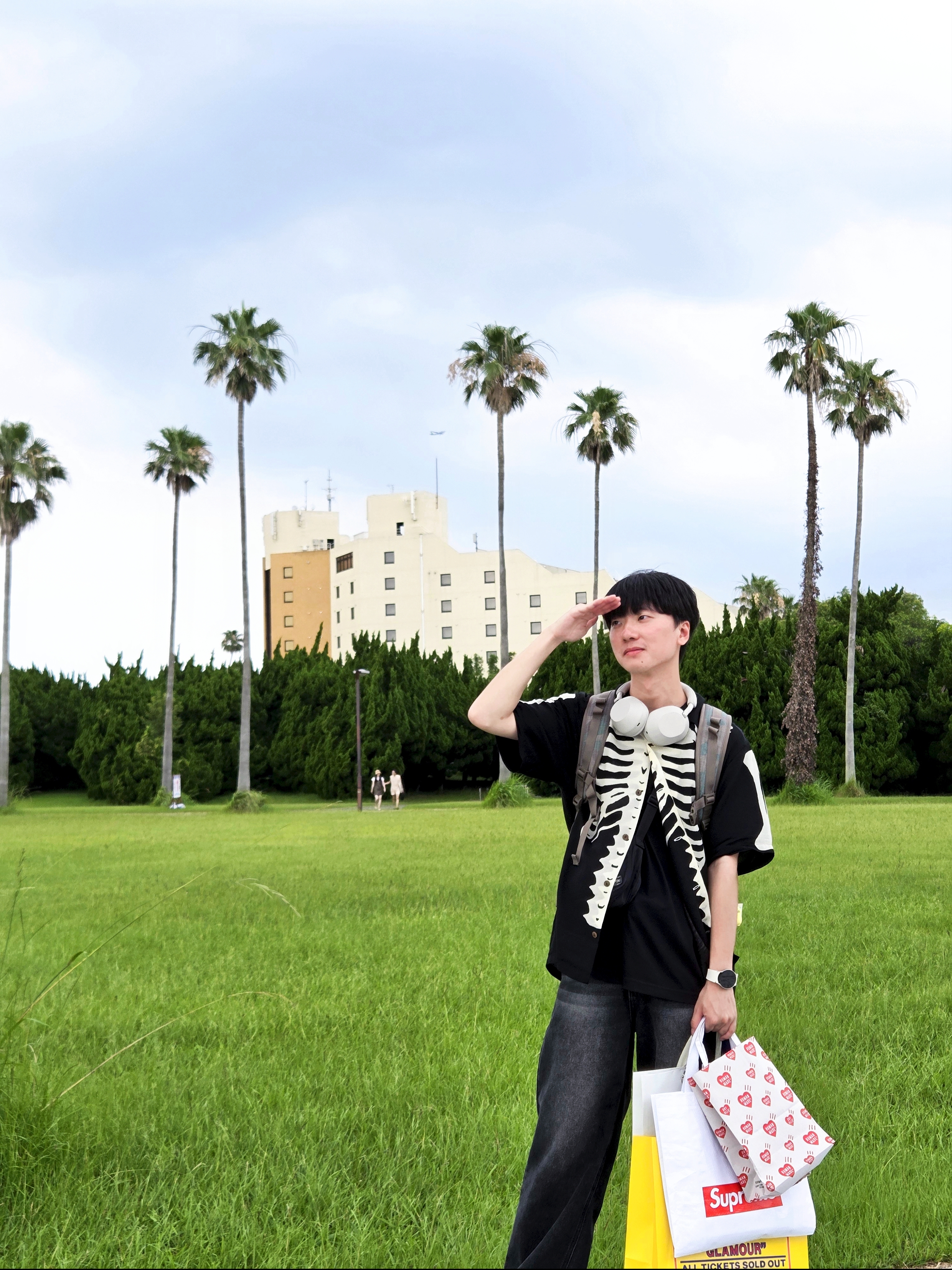 Kapital Silk Rayon Bone Aloha Shirt Black, (W) Dr. Martens Fynn Brando Leather Strap Sandals Black 착용 스타일 - 7