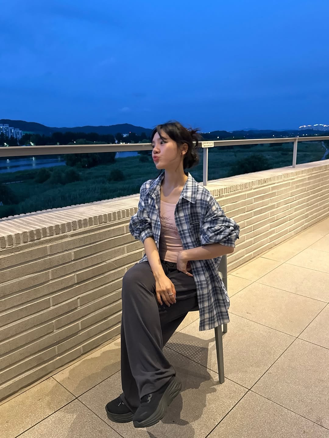 SLOW RECORD HOUSE Seersucker Oversized Check Shirts Blue 착용 스타일 - 5