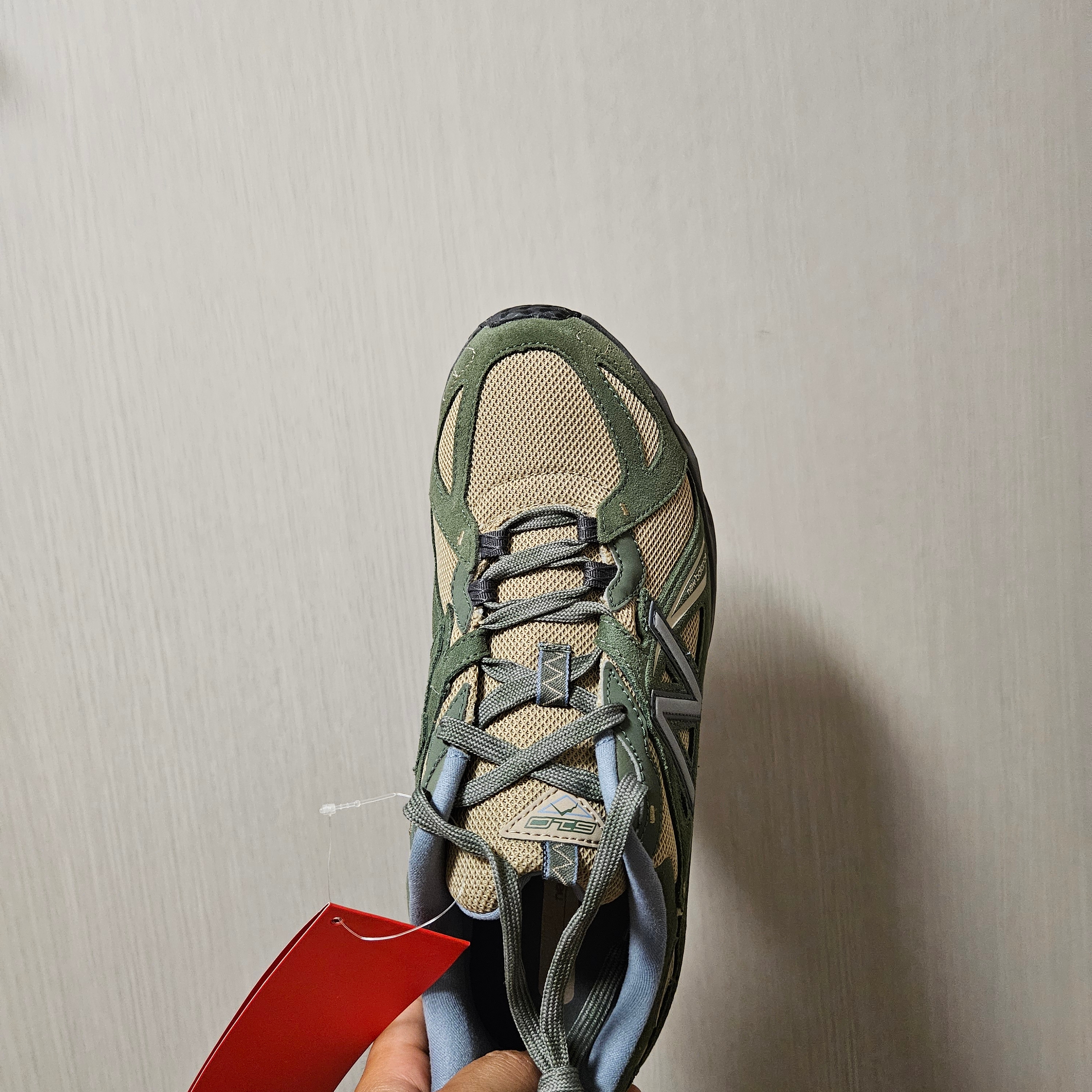 New Balance ML610T Deep Olive Green - D Standard 착용 스타일