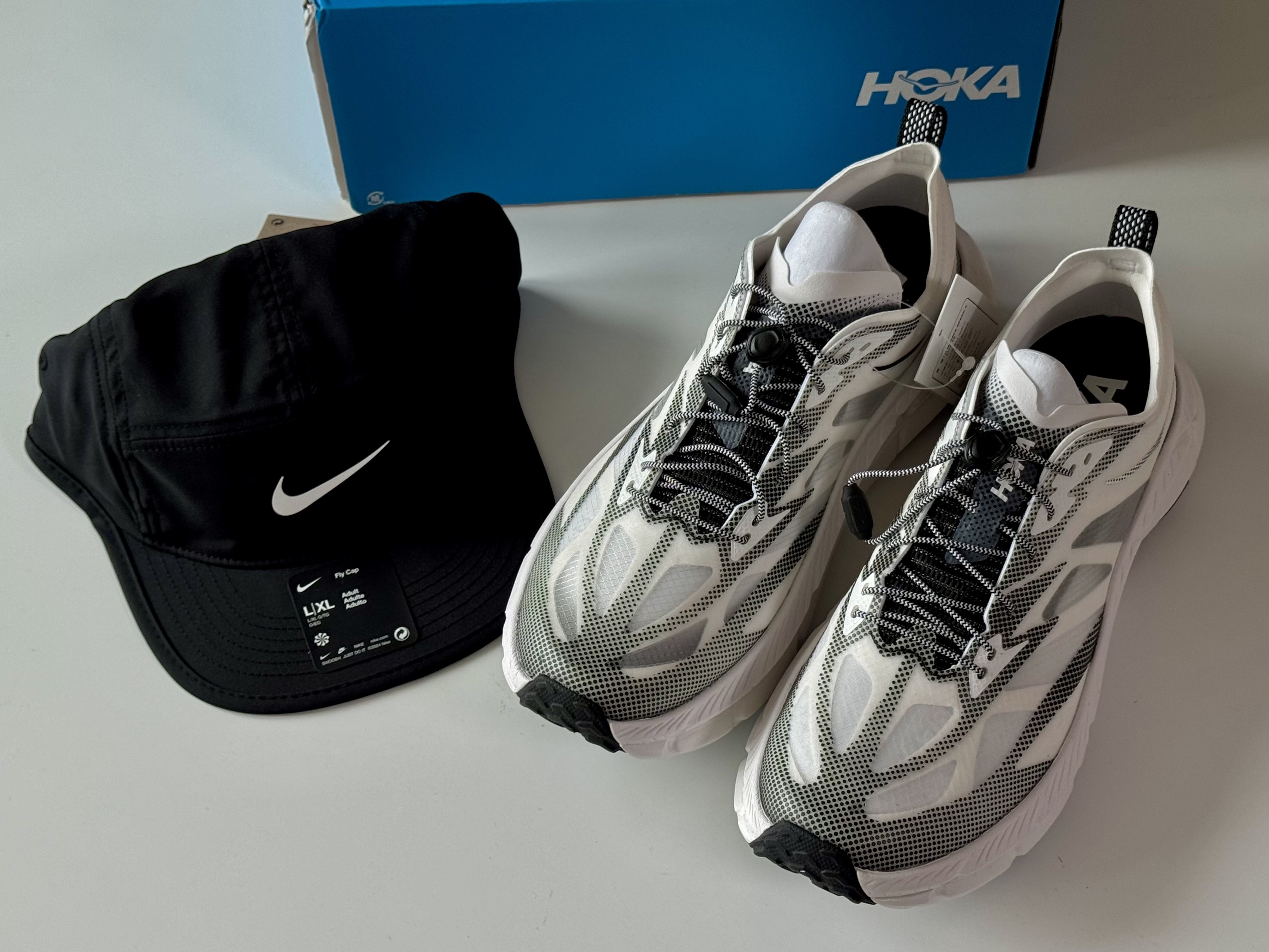 Hoka Mafate Speed 4 Lite White Black, Nike Dri-Fit Fly Unstructured Swoosh Cap Black 착용 스타일 - 4