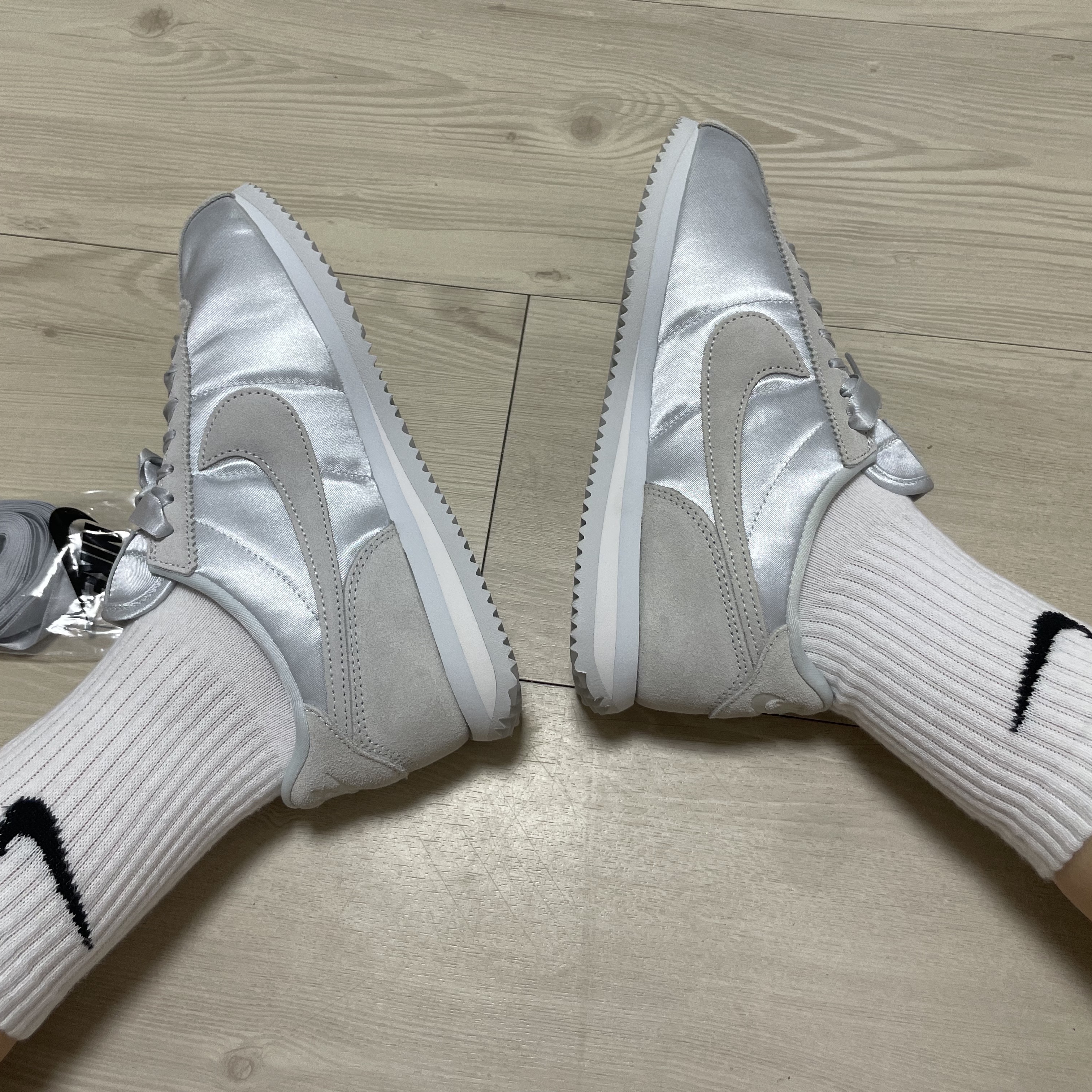 (W) Nike Cortez Textile White 착용 스타일 - 2