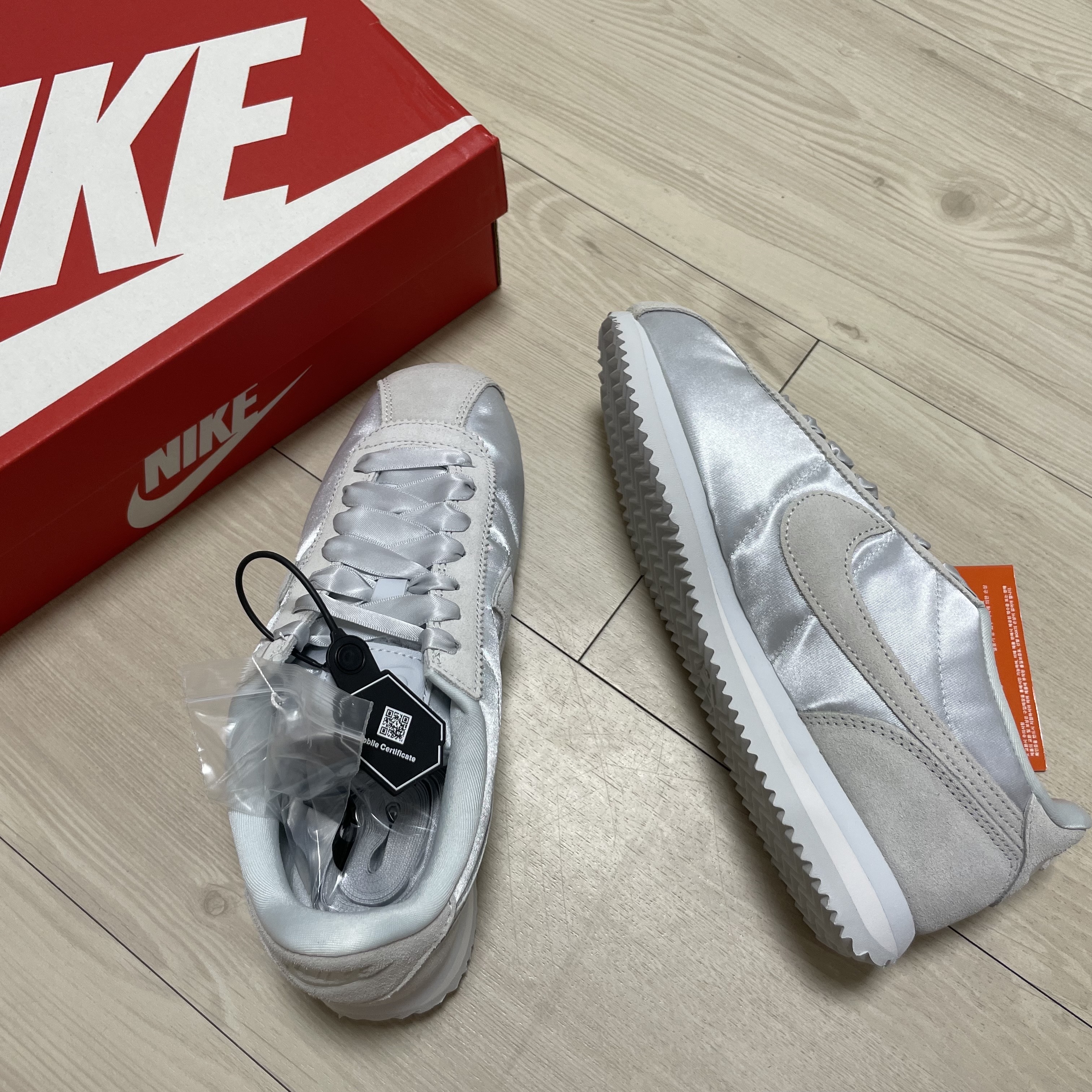 (W) Nike Cortez Textile White 착용 스타일 - 4