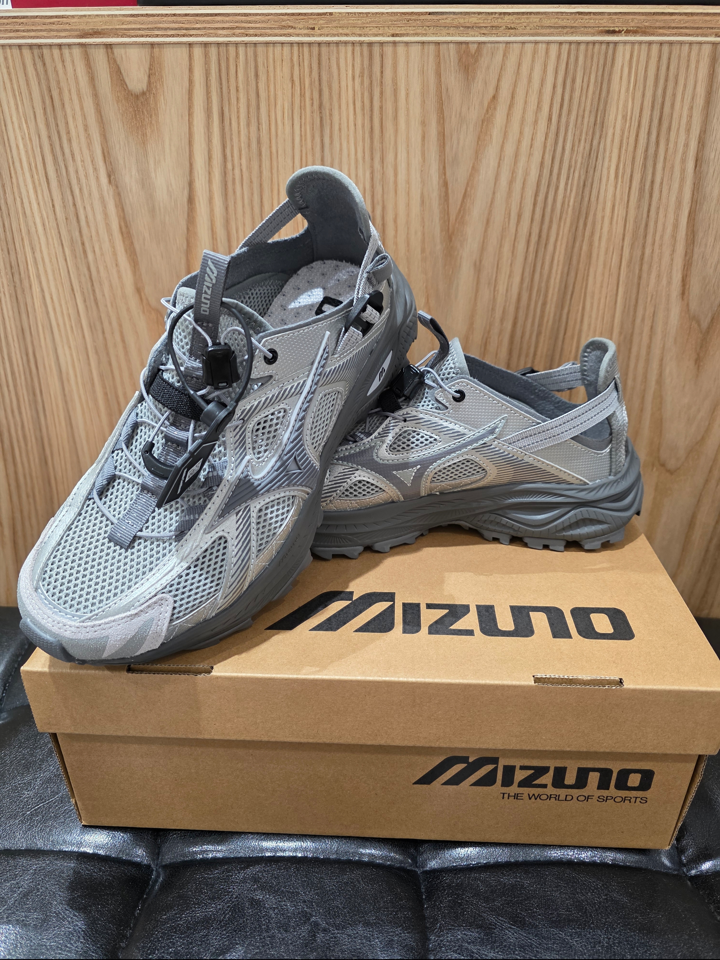 Mizuno Racer Trail SE Silver Grey 착용 스타일