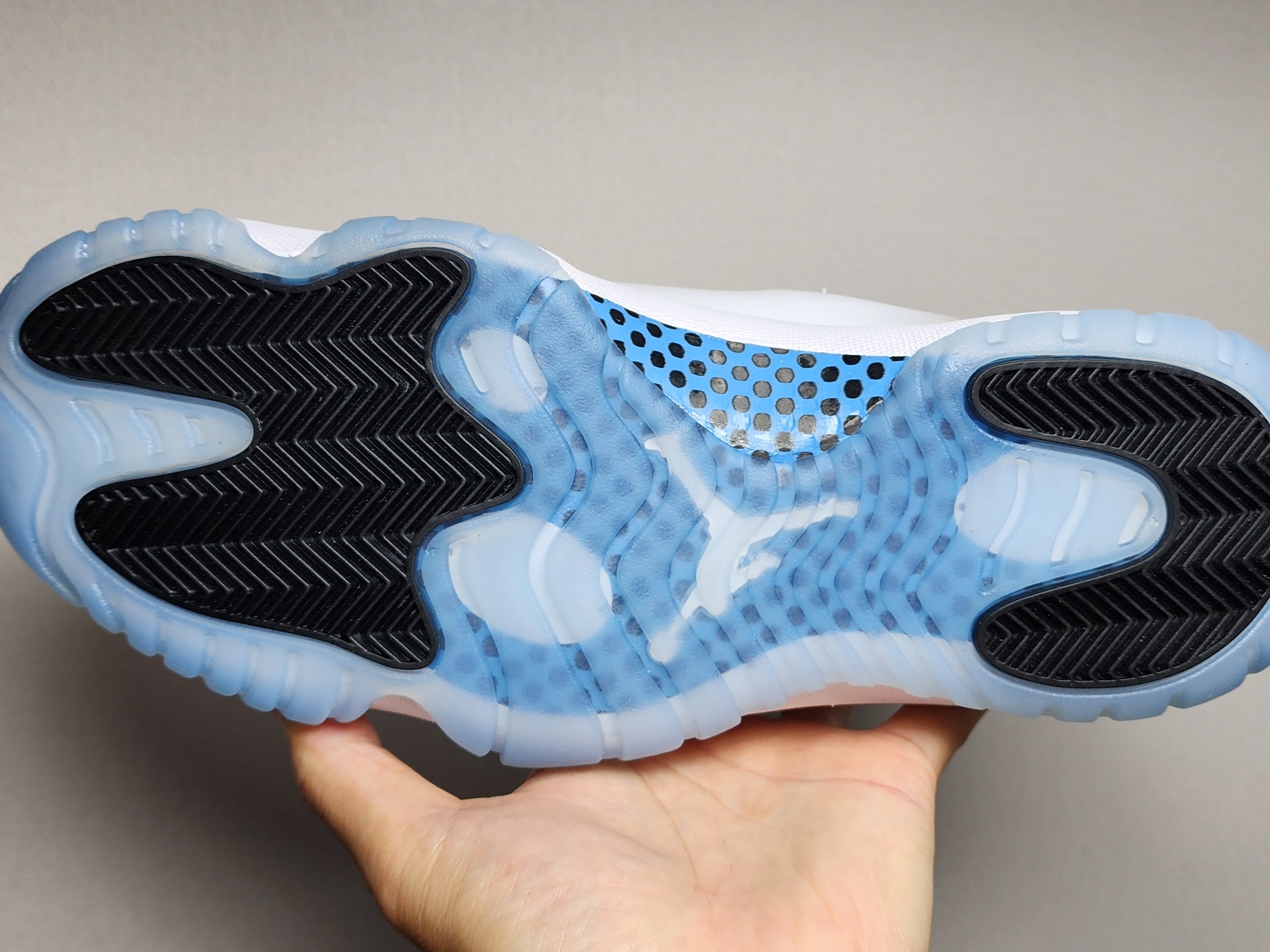 Jordan 11 Retro Legend Blue 2024 착용 스타일