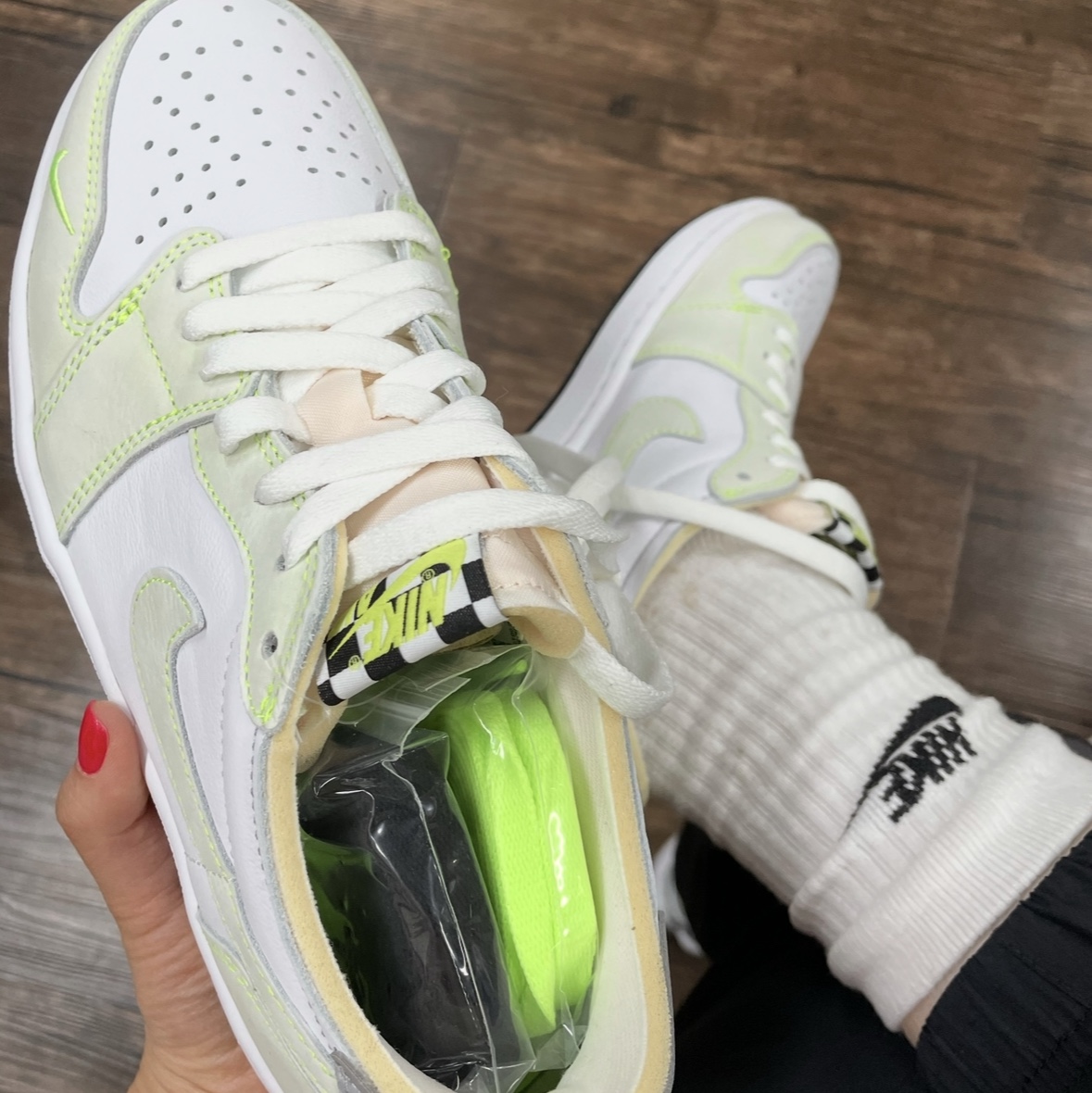 Jordan 1 Low OG Ghost Green 착용 스타일