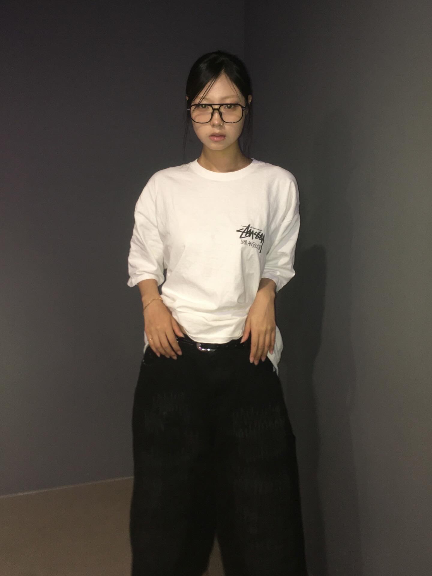 Stussy Stock DSM Los Angeles T-Shirt White 착용 스타일