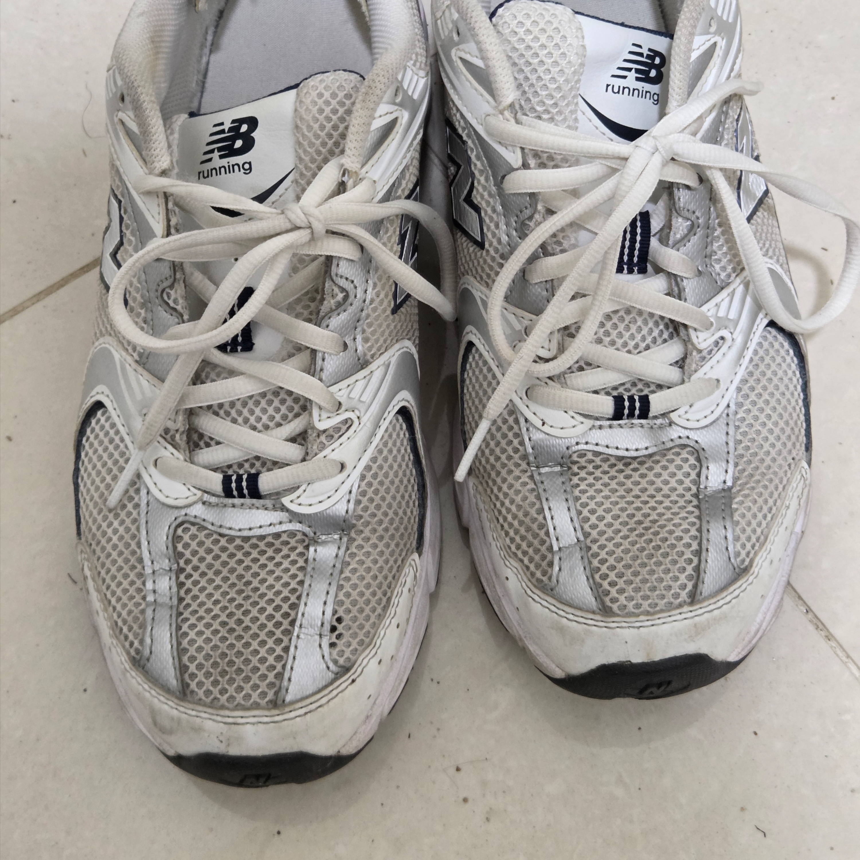 New Balance 530 White 착용 스타일