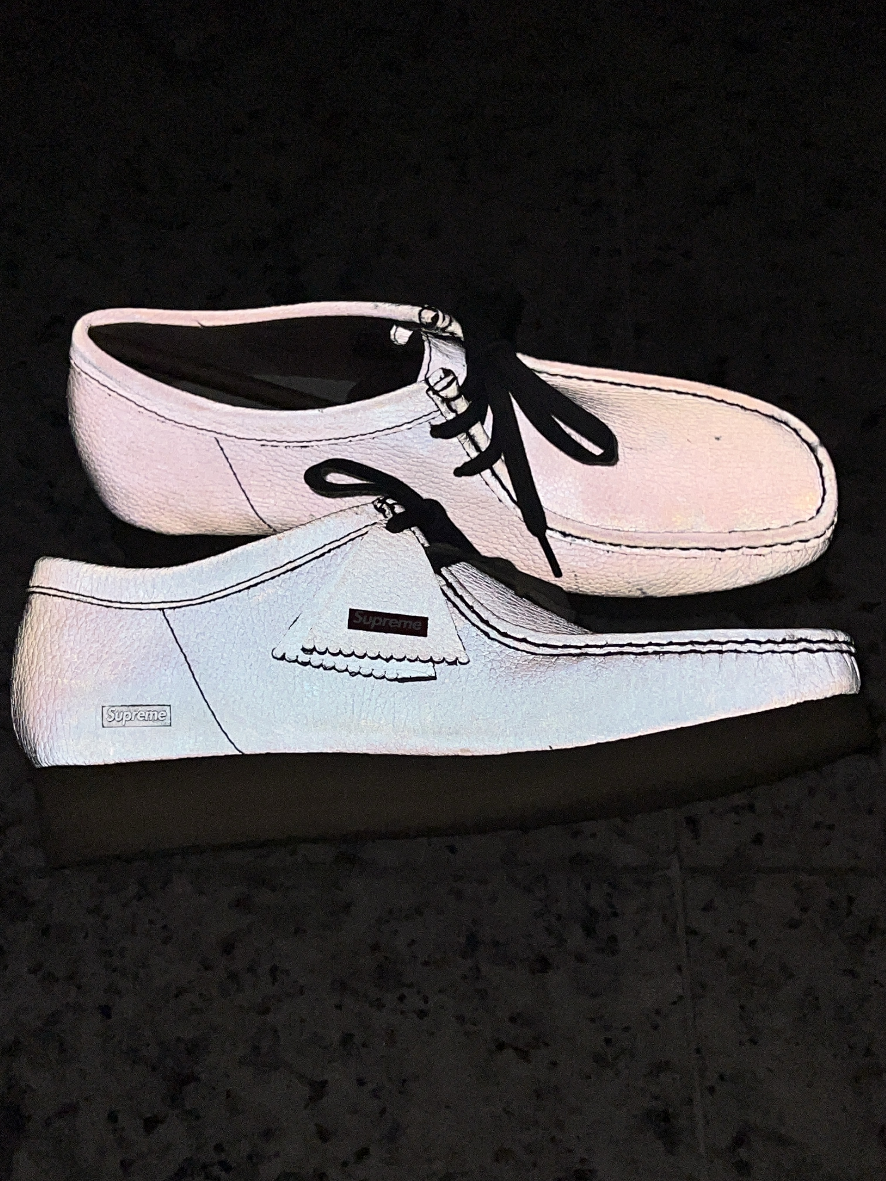 Clarks x Supreme Reflective Wallabee Silver - 25SS, Clarks x Supreme Reflective Wallabee Natural - 25SS 착용 스타일 - 2