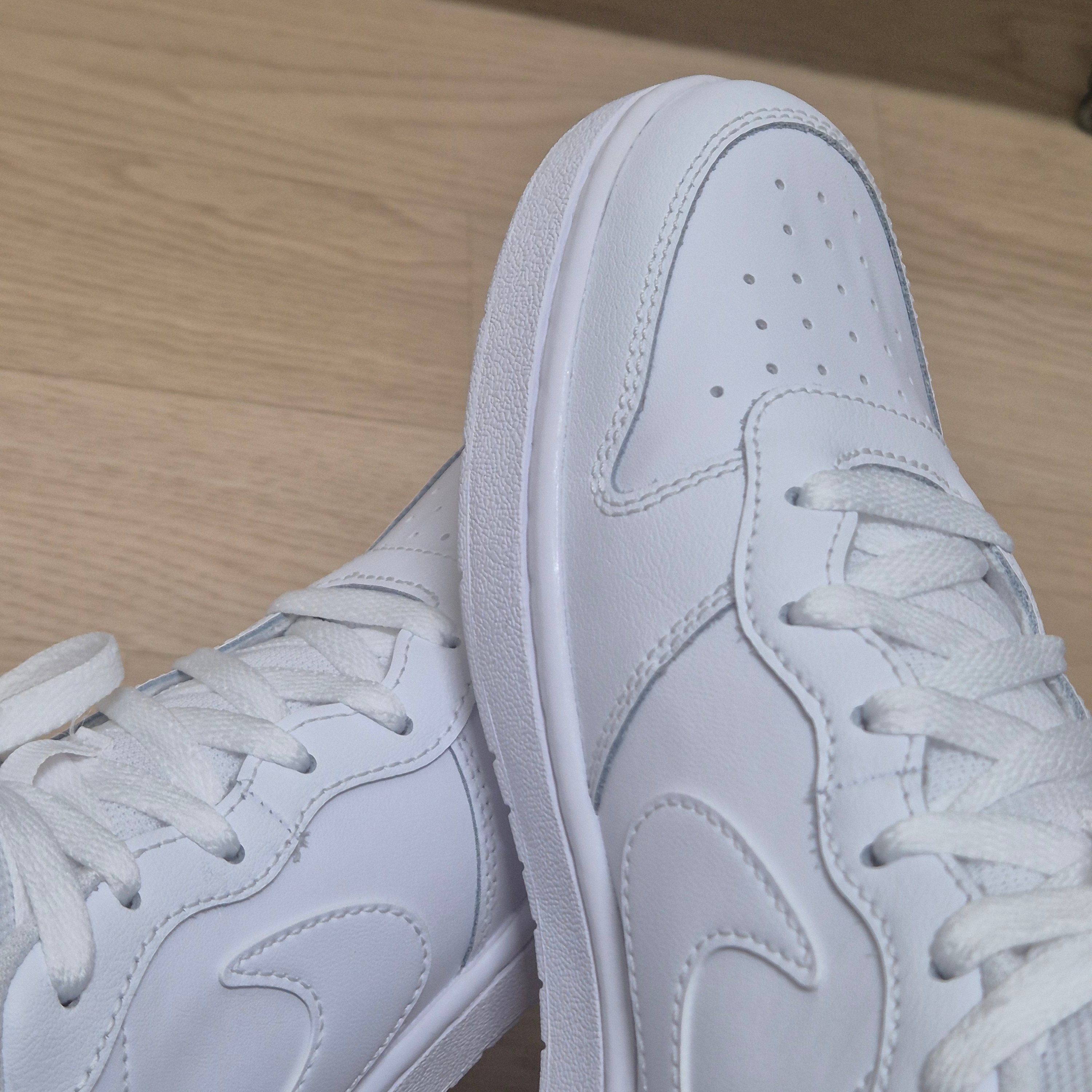 (GS) Nike Court Borough Low 2 Triple White 착용 스타일 - 2