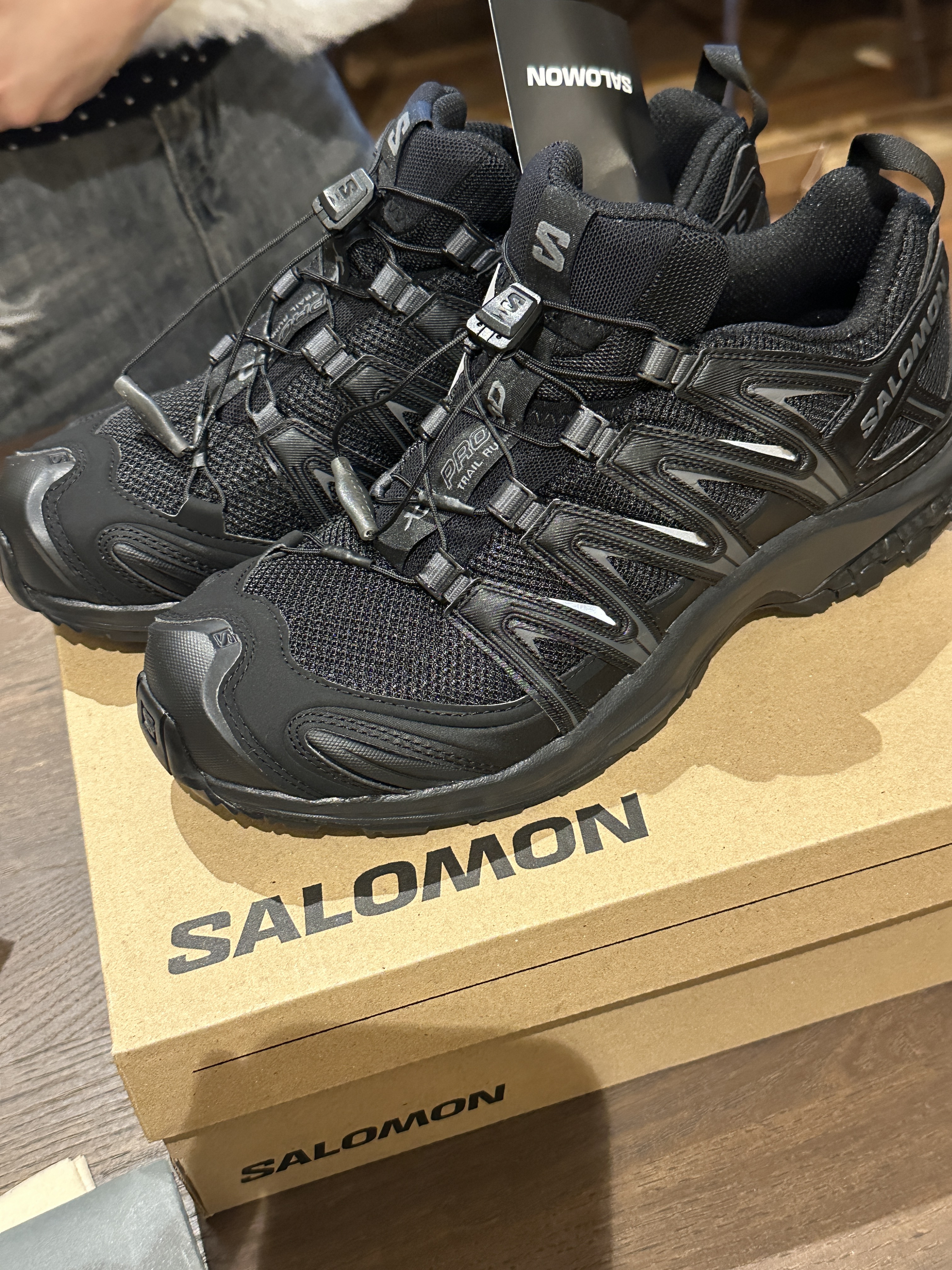Salomon XA Pro 3D Black Magnet, Casio MTP-1183A-2A 착용 스타일 - 8