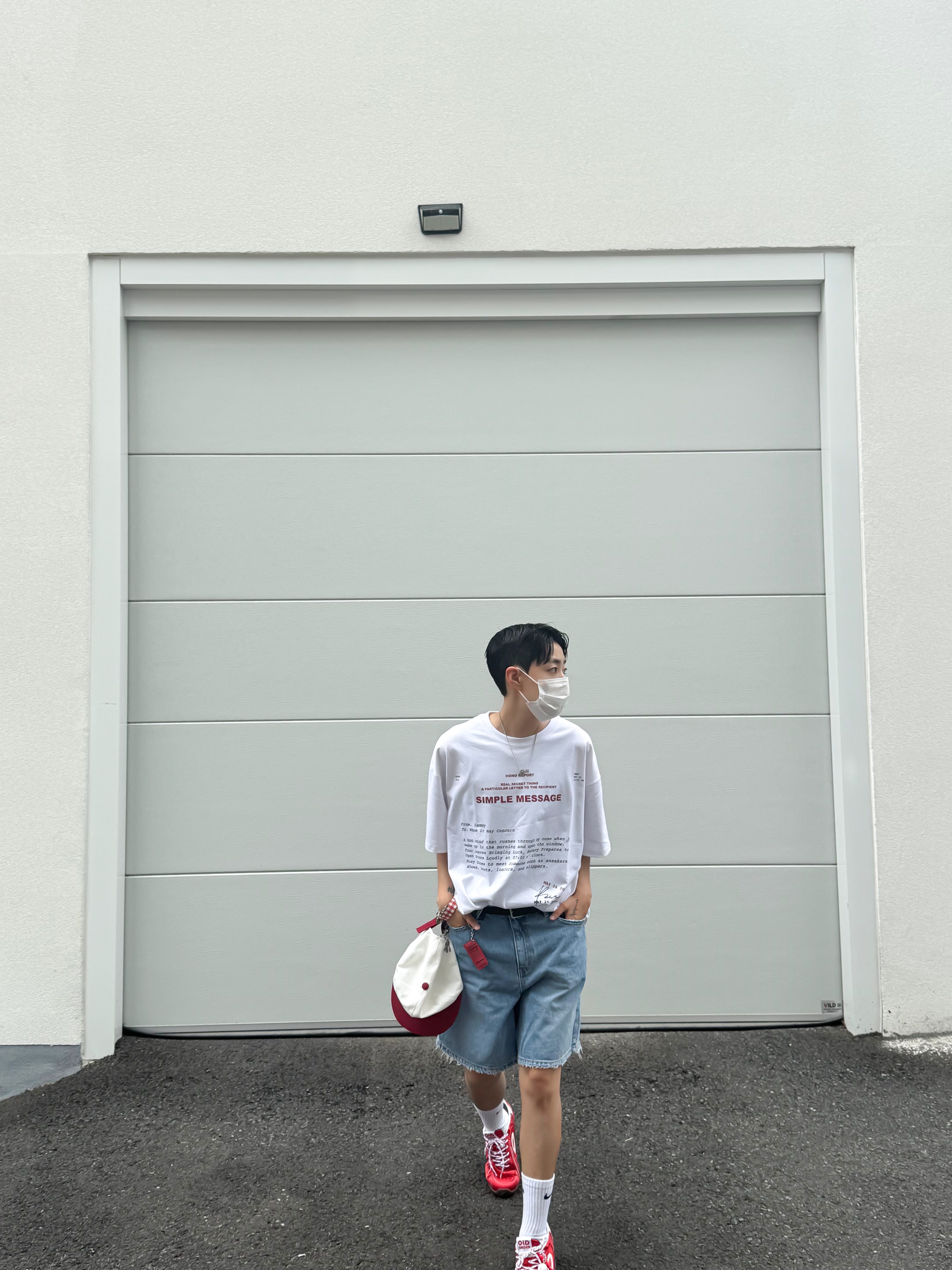 Hono Report Letter T-Shirt White, Hono Report Printed Faux Leather Bracelet Type 1 착용 스타일 - 5