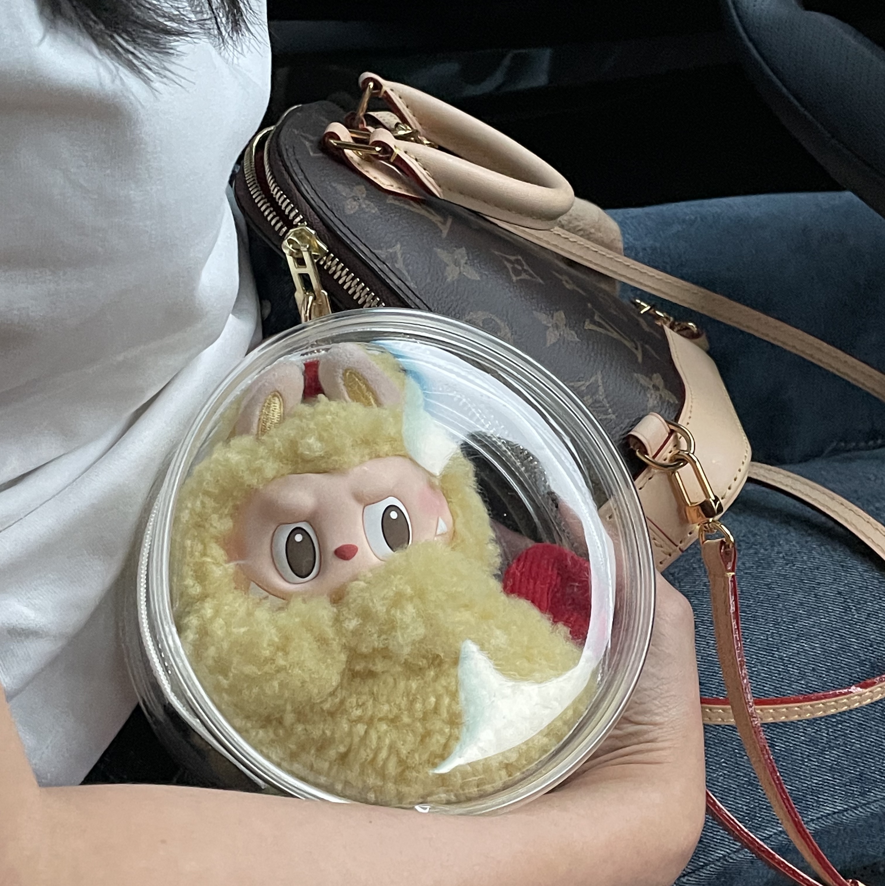 Pop Mart Labubu The Monsters Wacky Mart Series Earphone Case, Louis Vuitton Alma Backpack Monogram 착용 스타일