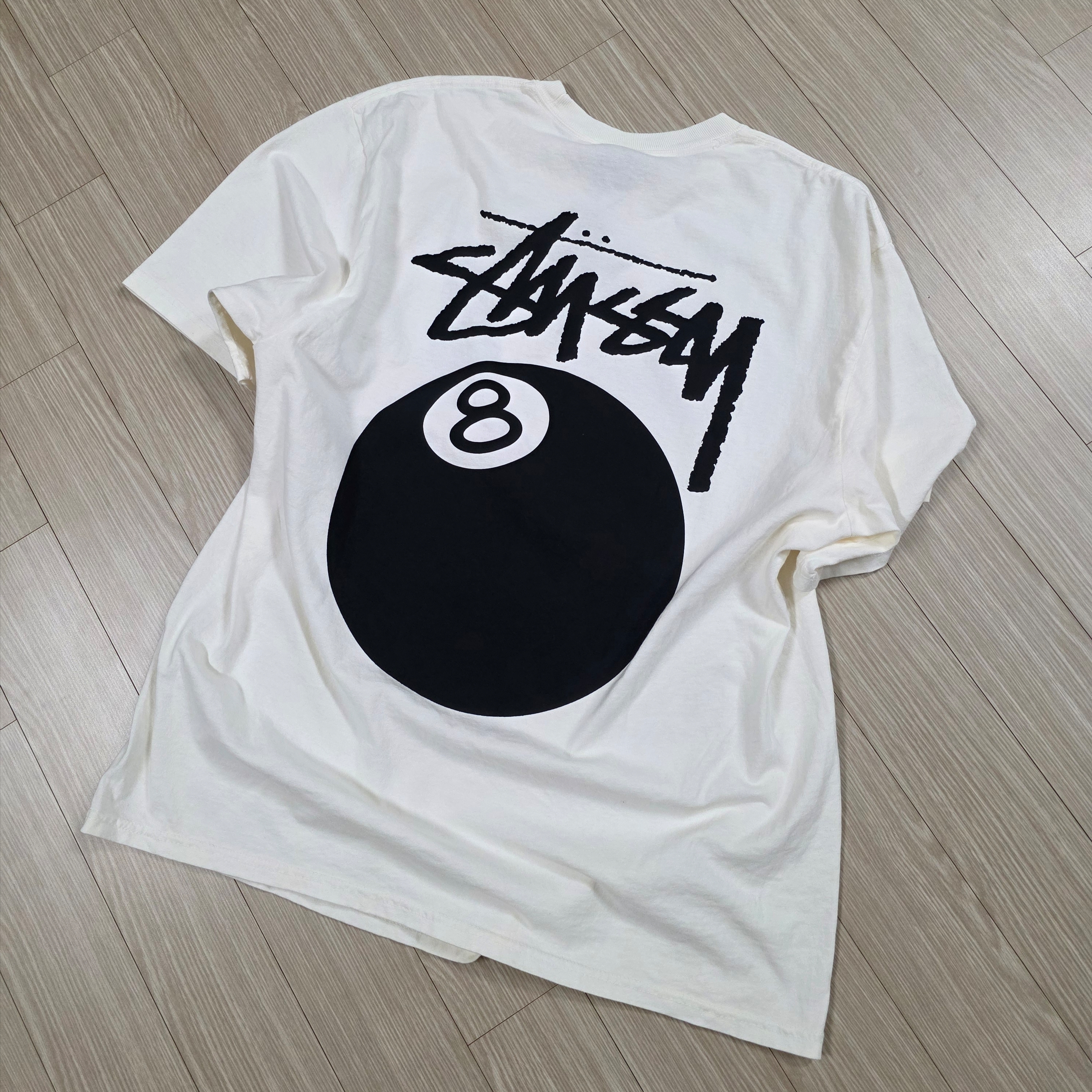 Stussy 8 Ball Pigment Dyed T-Shirt Natural 착용 스타일