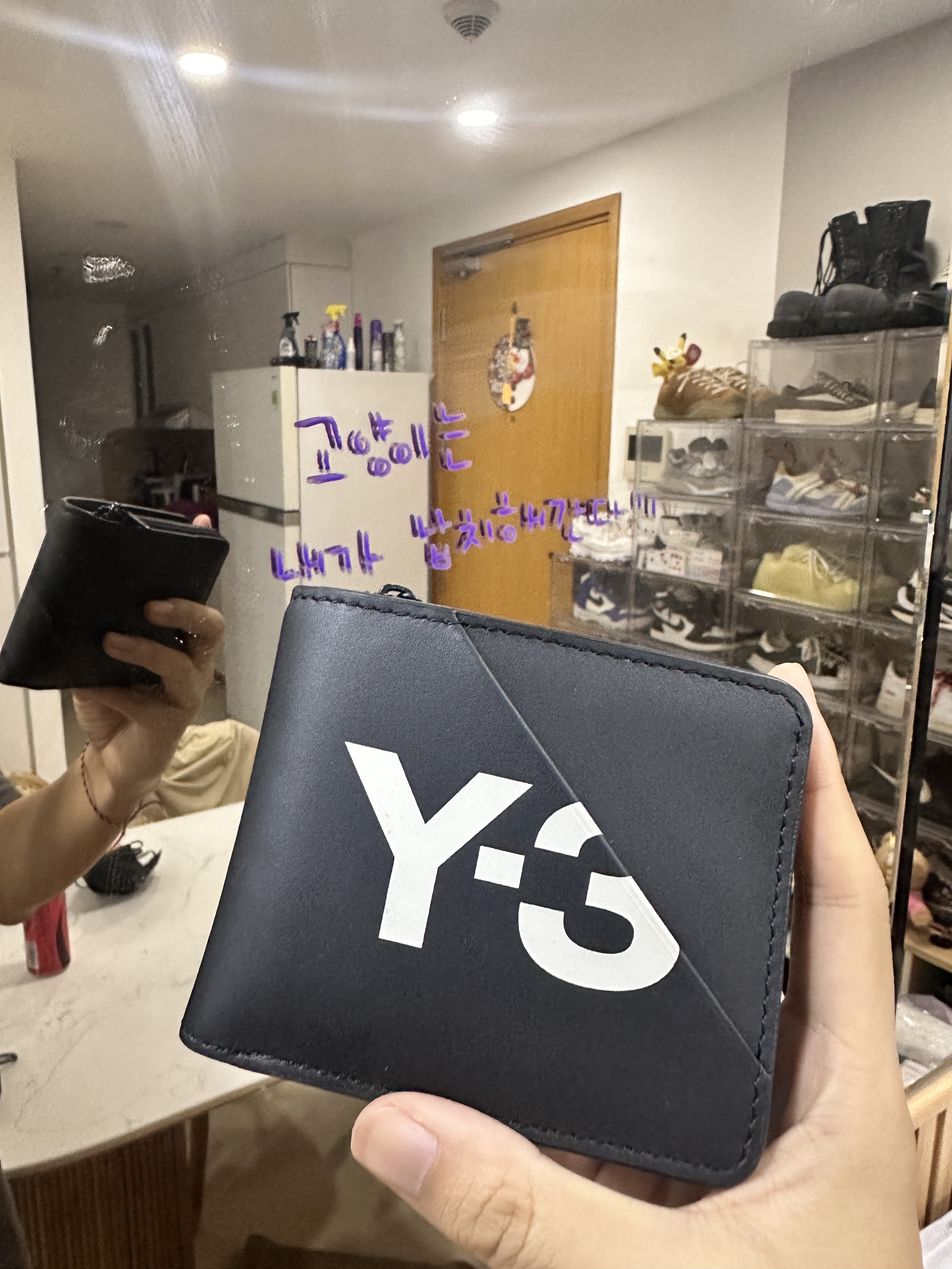 Y-3 Wallet Black, Balenciaga Stomper Bootie Black 착용 스타일