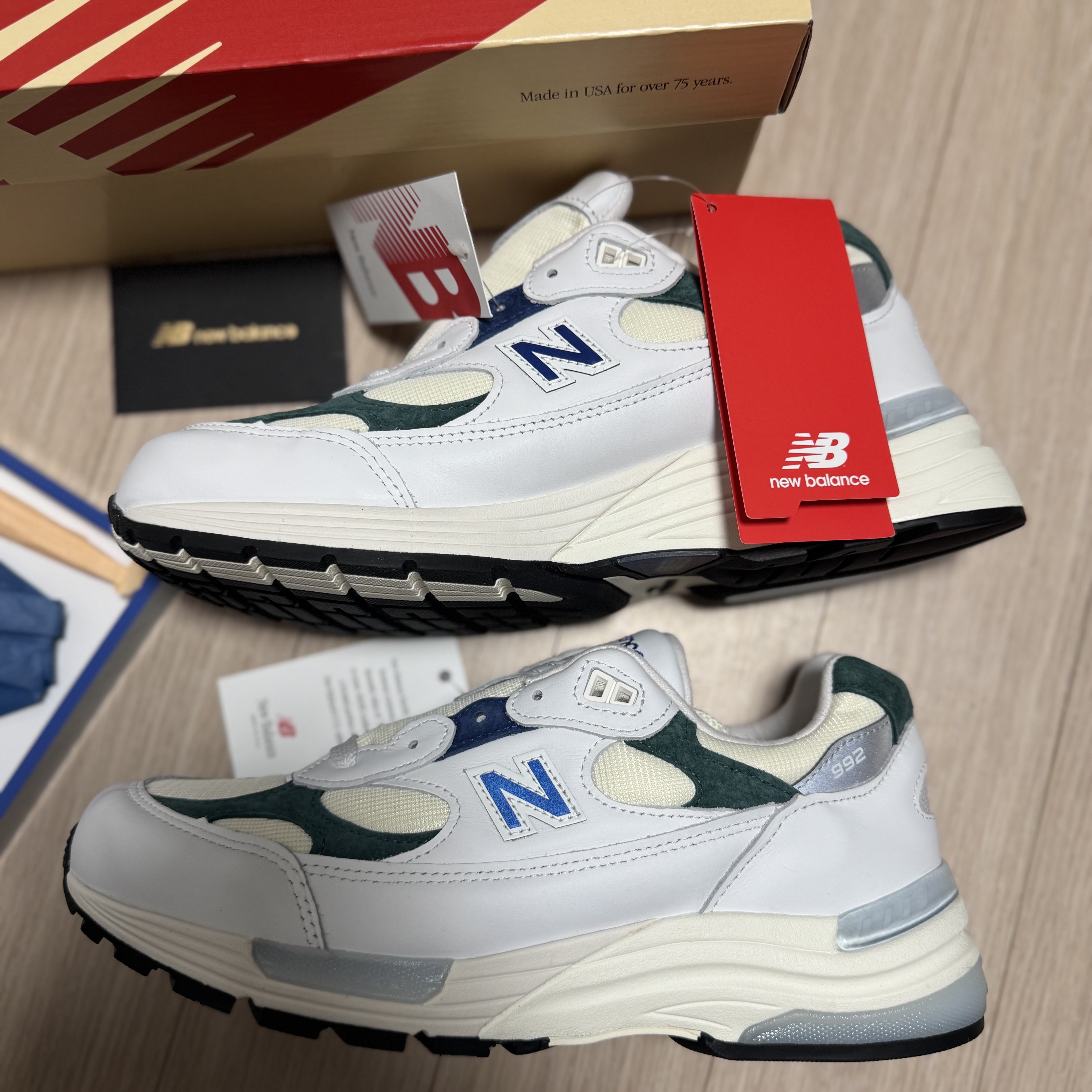 New Balance 992 Made in USA Marsh Green 착용 스타일 - 4