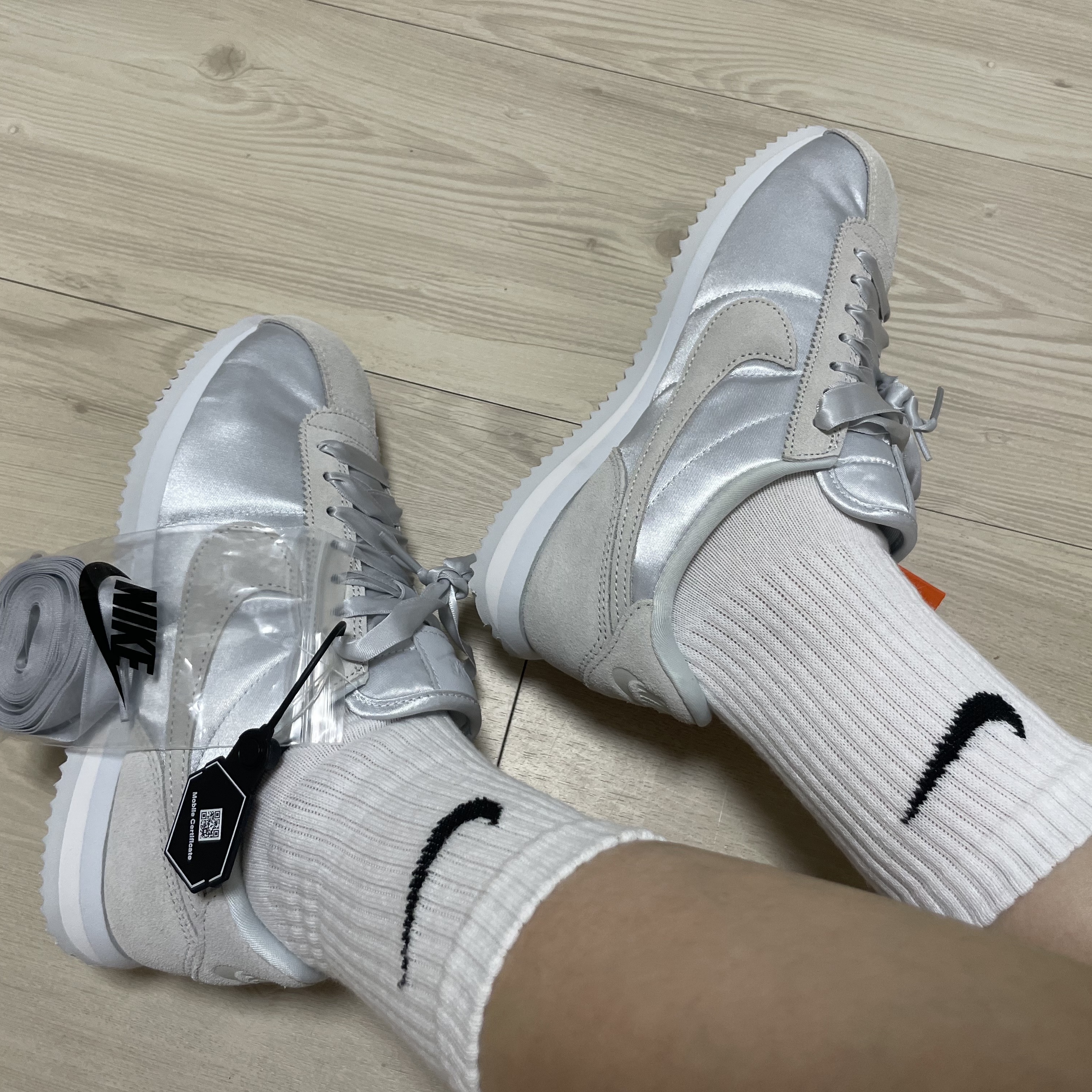(W) Nike Cortez Textile White 착용 스타일 - 1