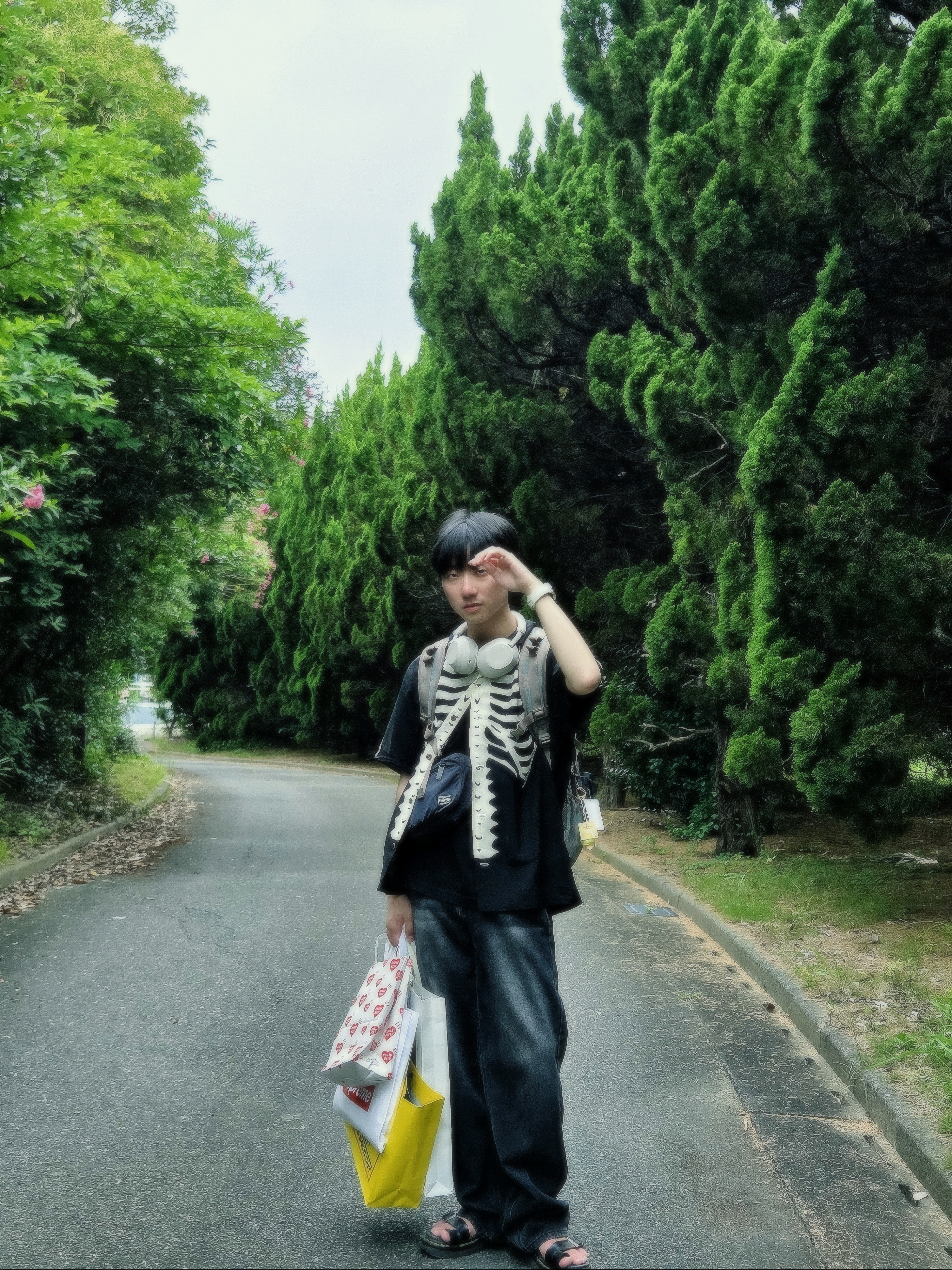 Kapital Silk Rayon Bone Aloha Shirt Black, (W) Dr. Martens Fynn Brando Leather Strap Sandals Black 착용 스타일 - 6