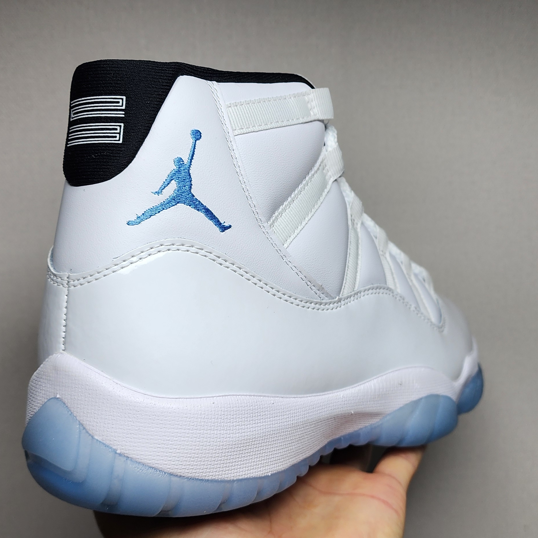 Jordan 11 Retro Legend Blue 2024 착용 스타일