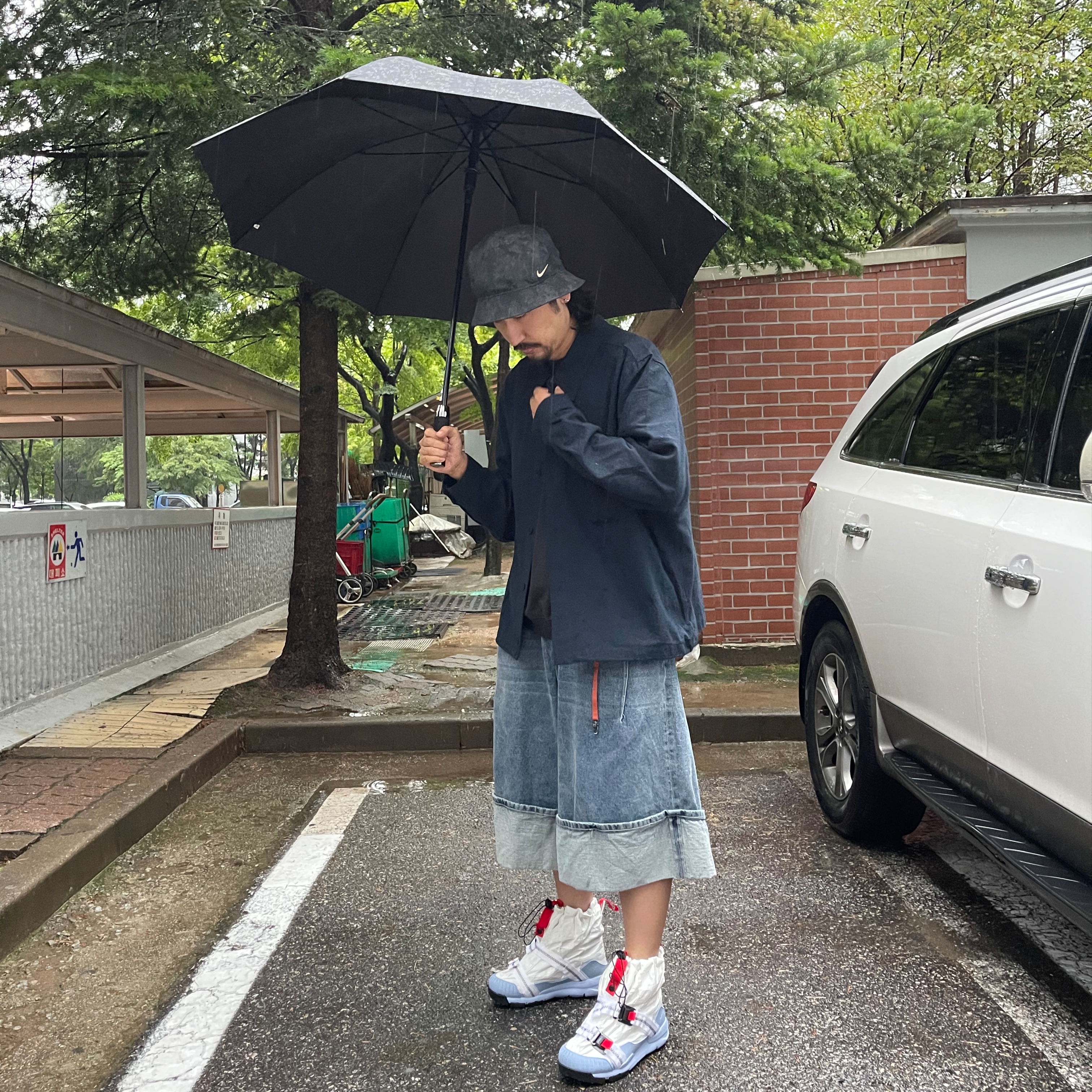 Nike x Tom Sachs Mars Yard Overshoe 3.0, Nike NRG Bucket Hat Black 착용 스타일 - 4