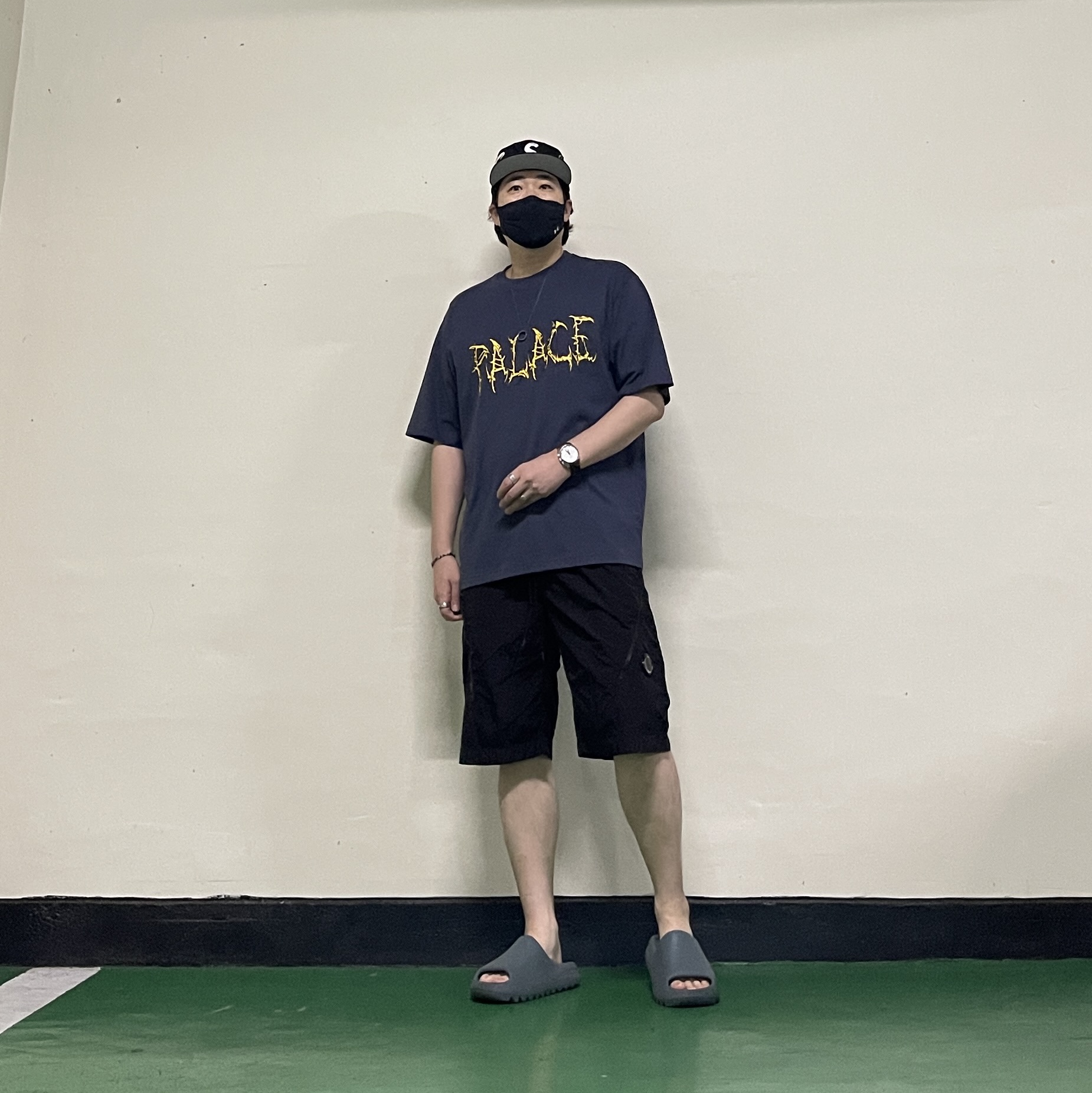 Palace Spaced T-Shirt Navy - 25SS, C.P. Company Chrome-R Track Shorts Black - 21SS 착용 스타일 - 1