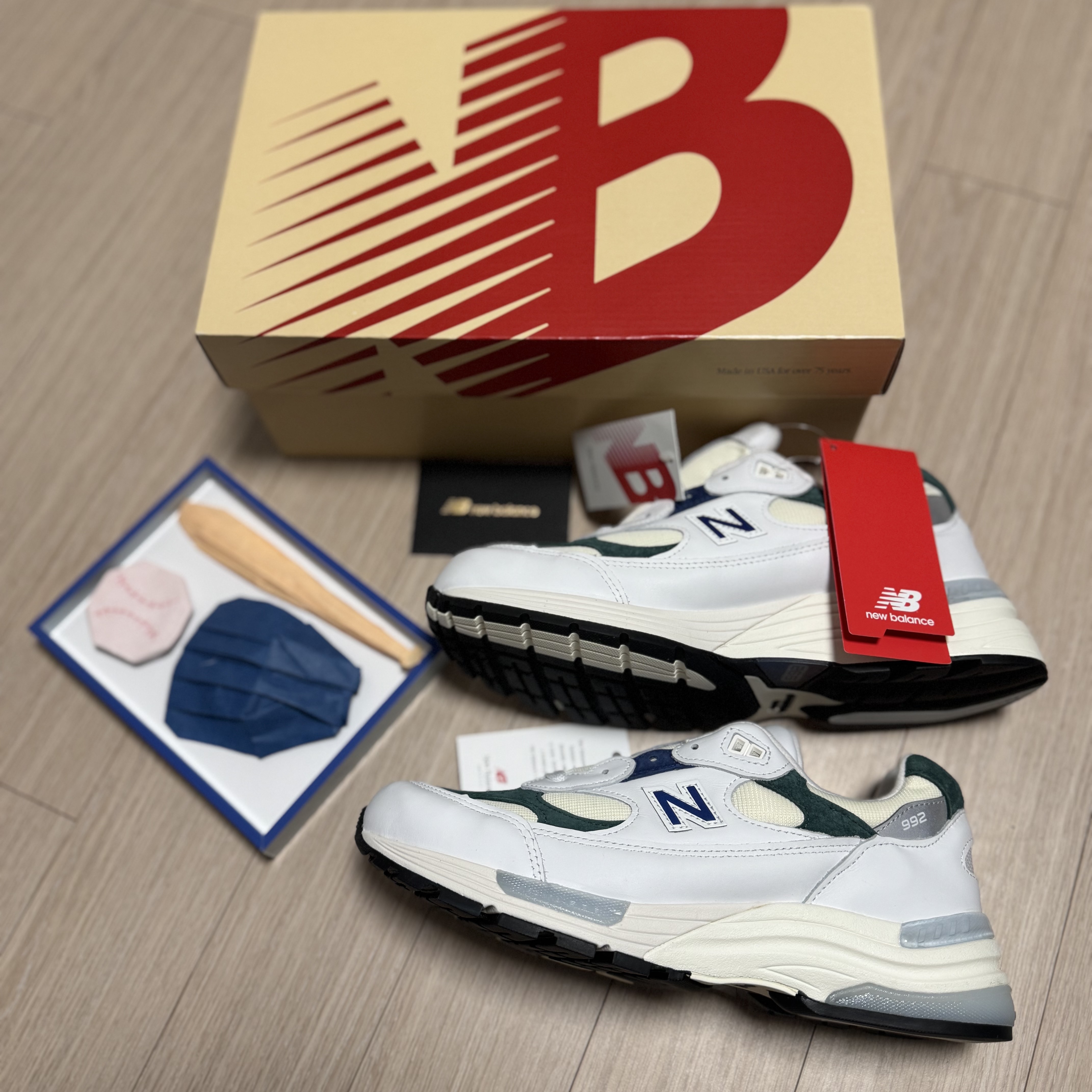 New Balance 992 Made in USA Marsh Green 착용 스타일 - 2