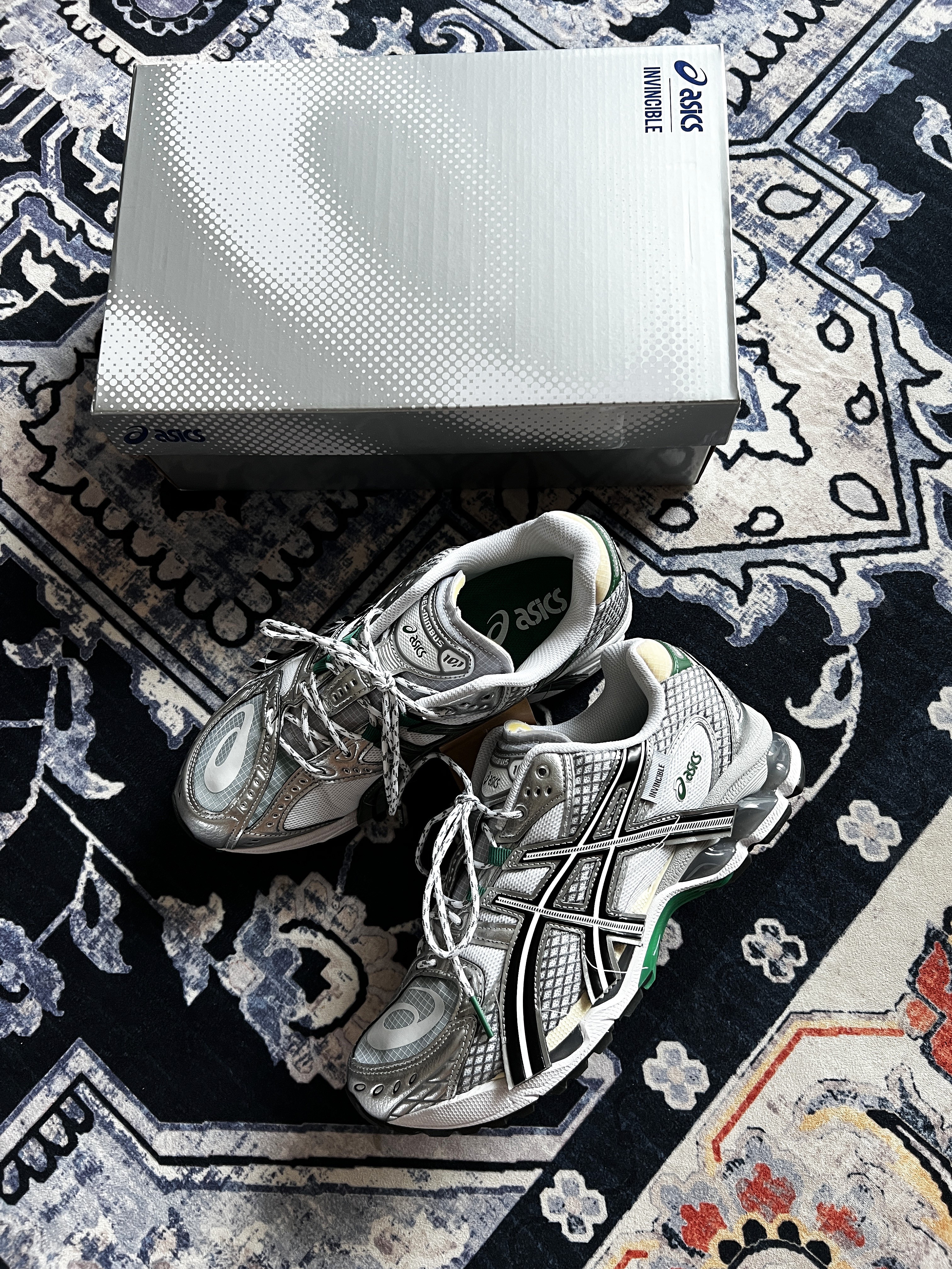 Asics x Invincible Gel-Nimbus 10.1 HTTP 404 Green 착용 스타일
