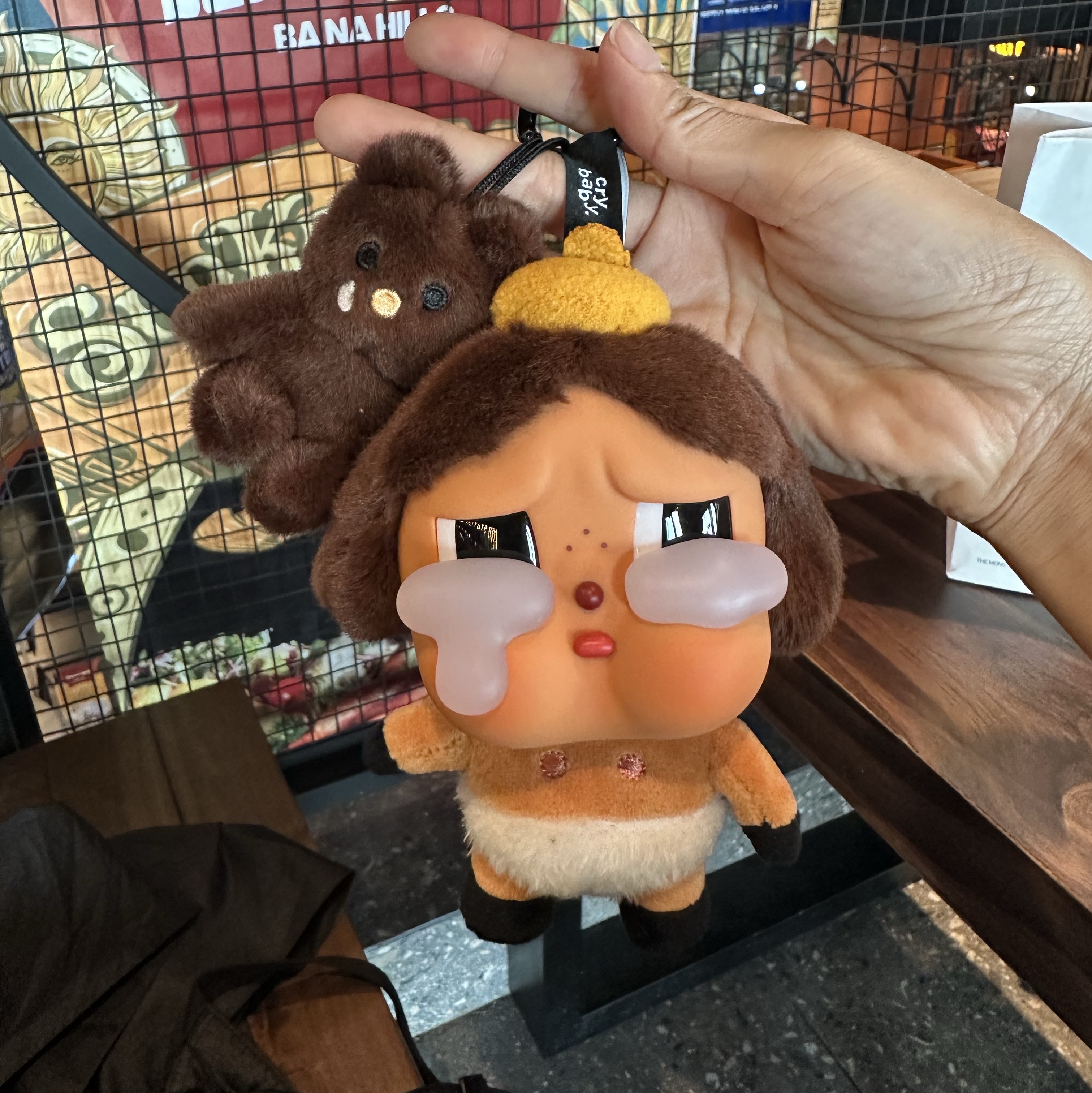 Pop Mart Crybaby Crying Again Series Plush Keyring Baby Brown (Opened Case) 착용 스타일