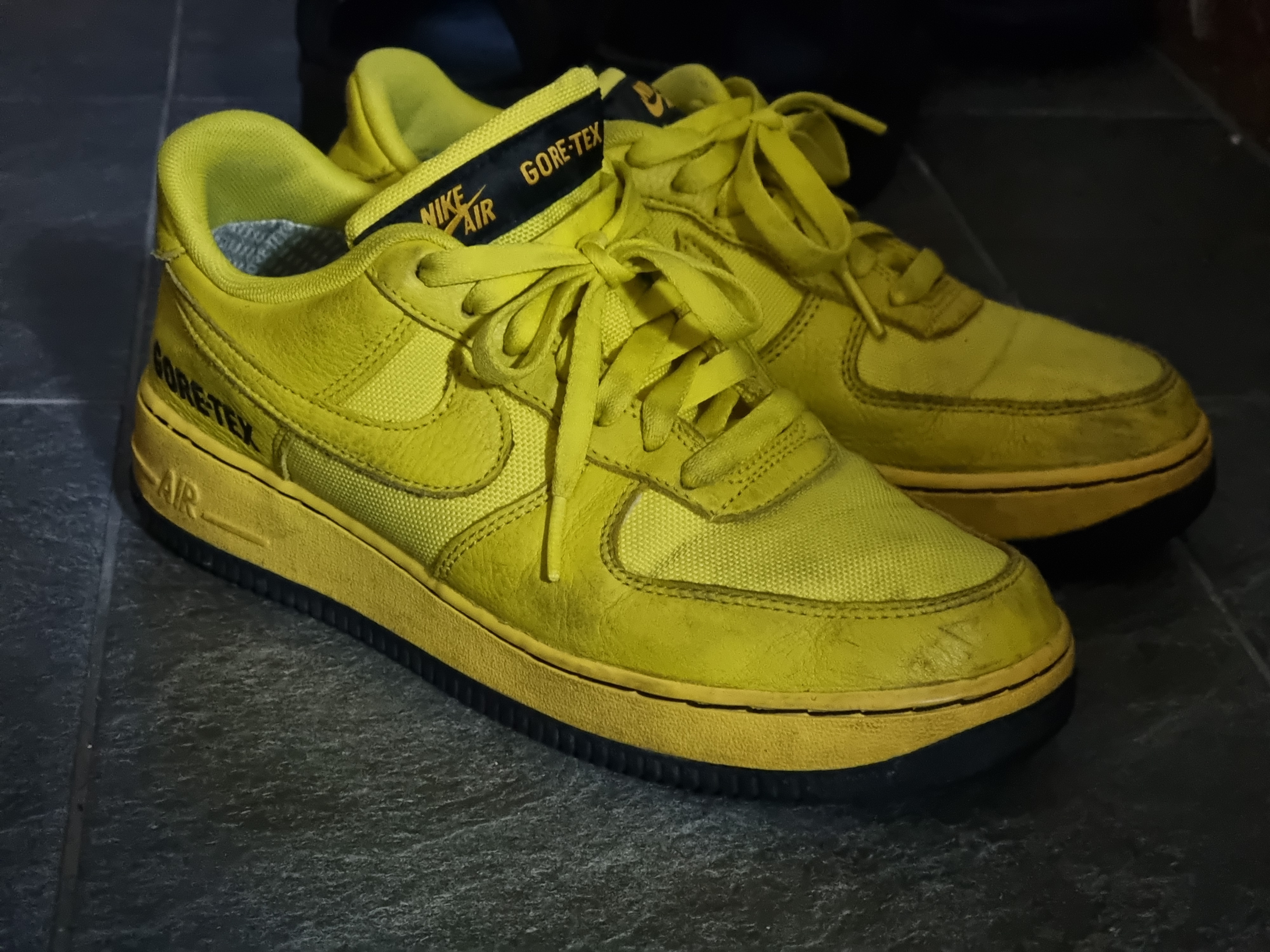 Nike Air Force 1 Low Gore-Tex Dynamic Yellow 착용 스타일