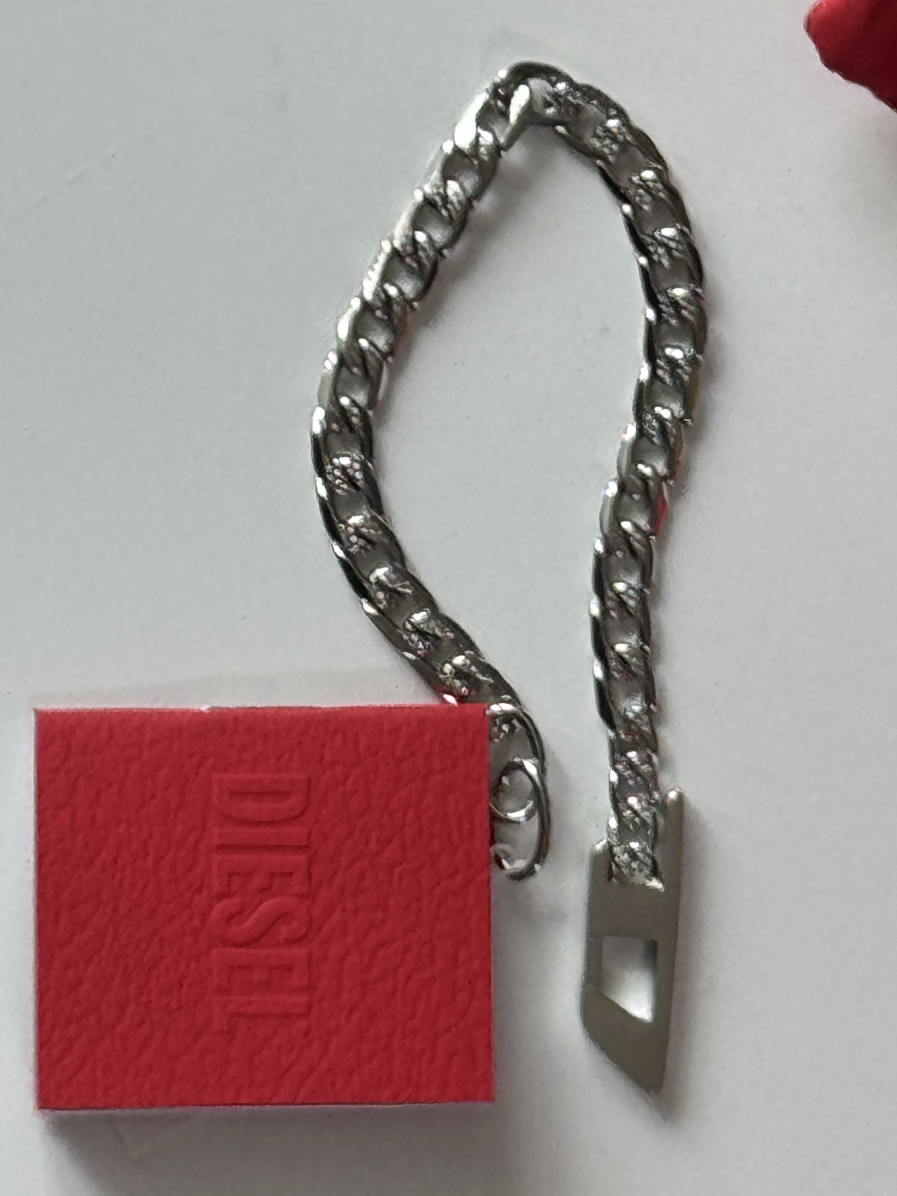Diesel Dx1342 Stainless Steel Pendant Necklace Silver, Diesel Dx1534 Stainless Steel Chain Necklace Silver 착용 스타일 - 3