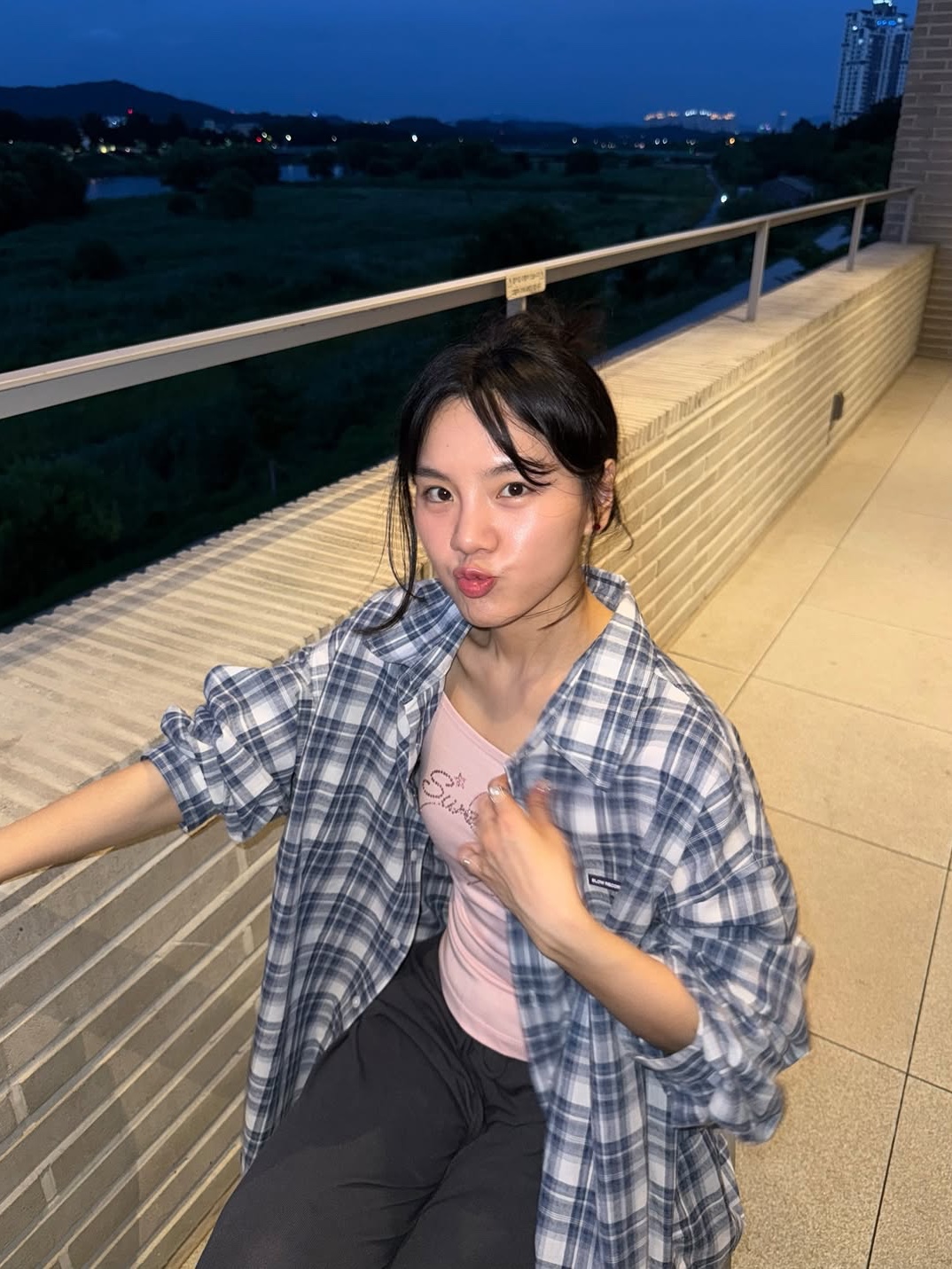 SLOW RECORD HOUSE Seersucker Oversized Check Shirts Blue 착용 스타일 - 8