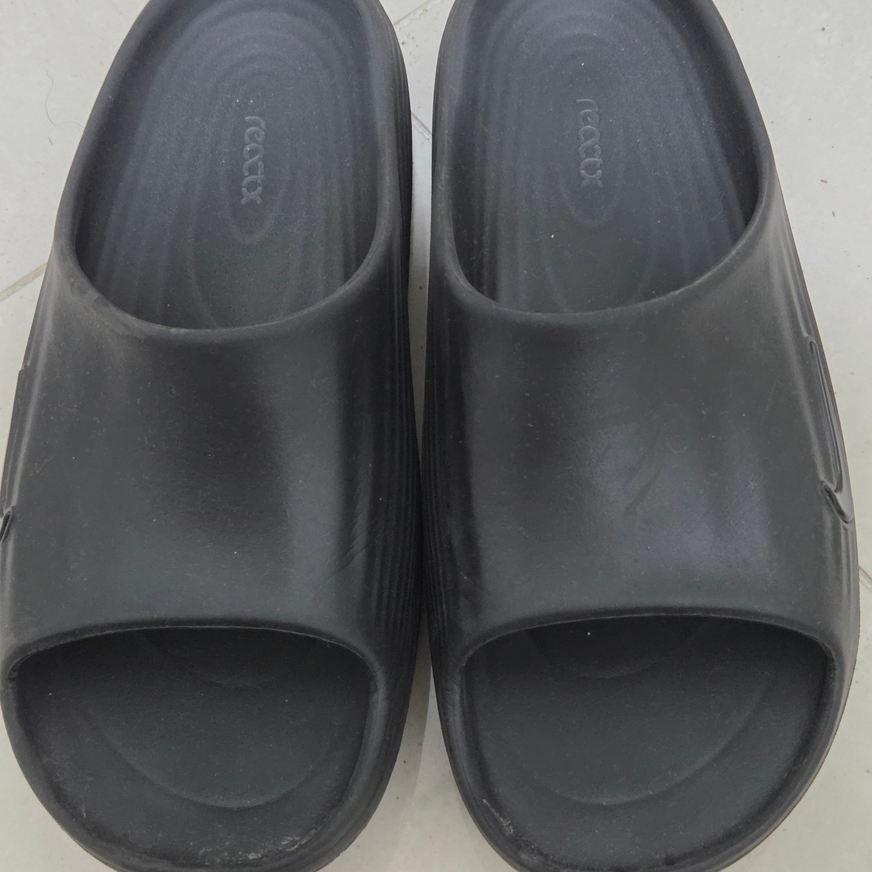 Nike ReactX Rejuven8 Slide Black 착용 스타일