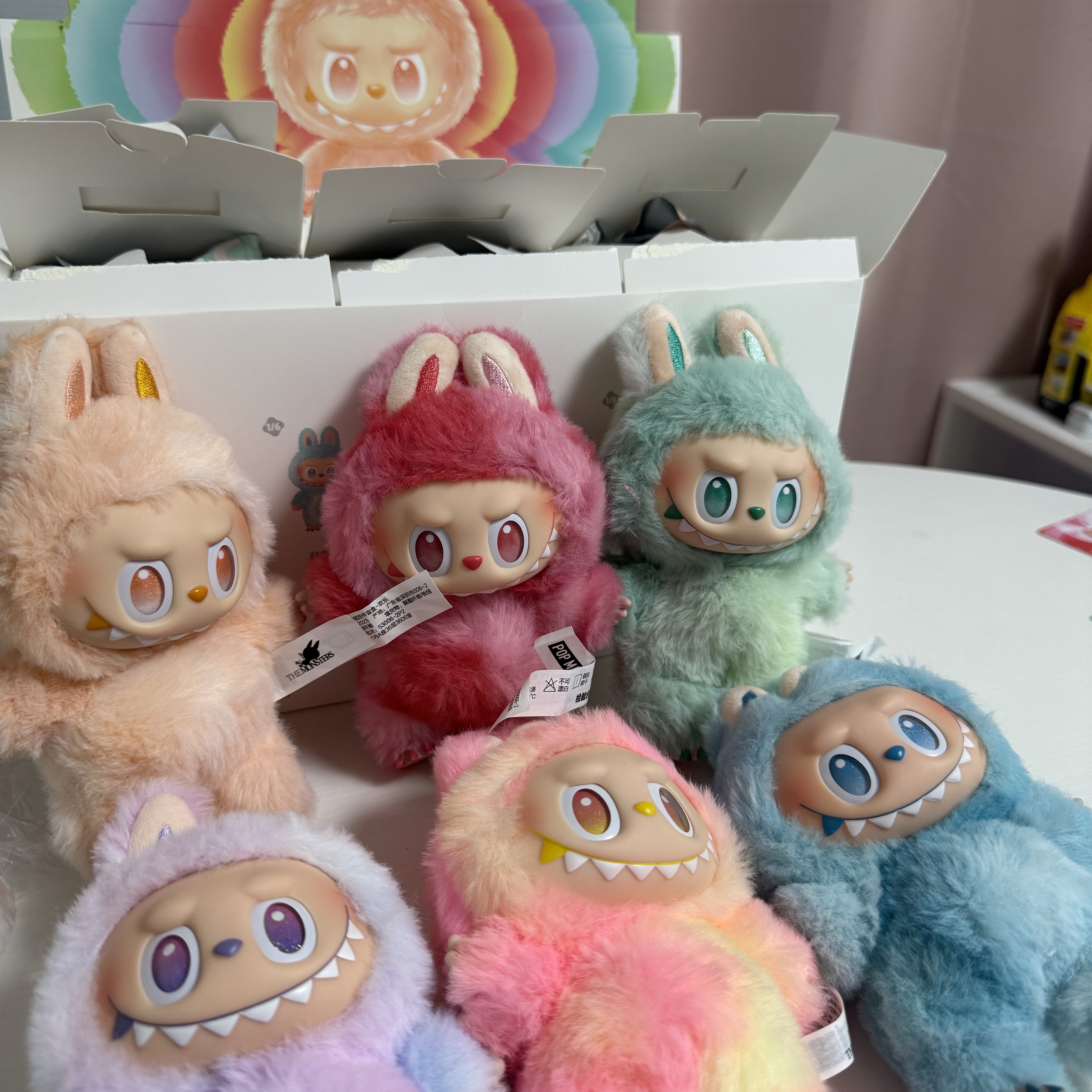 Pop Mart Labubu The Monsters Highlight Series Sealed Case (6 Blind Boxes) 착용 스타일 - 1