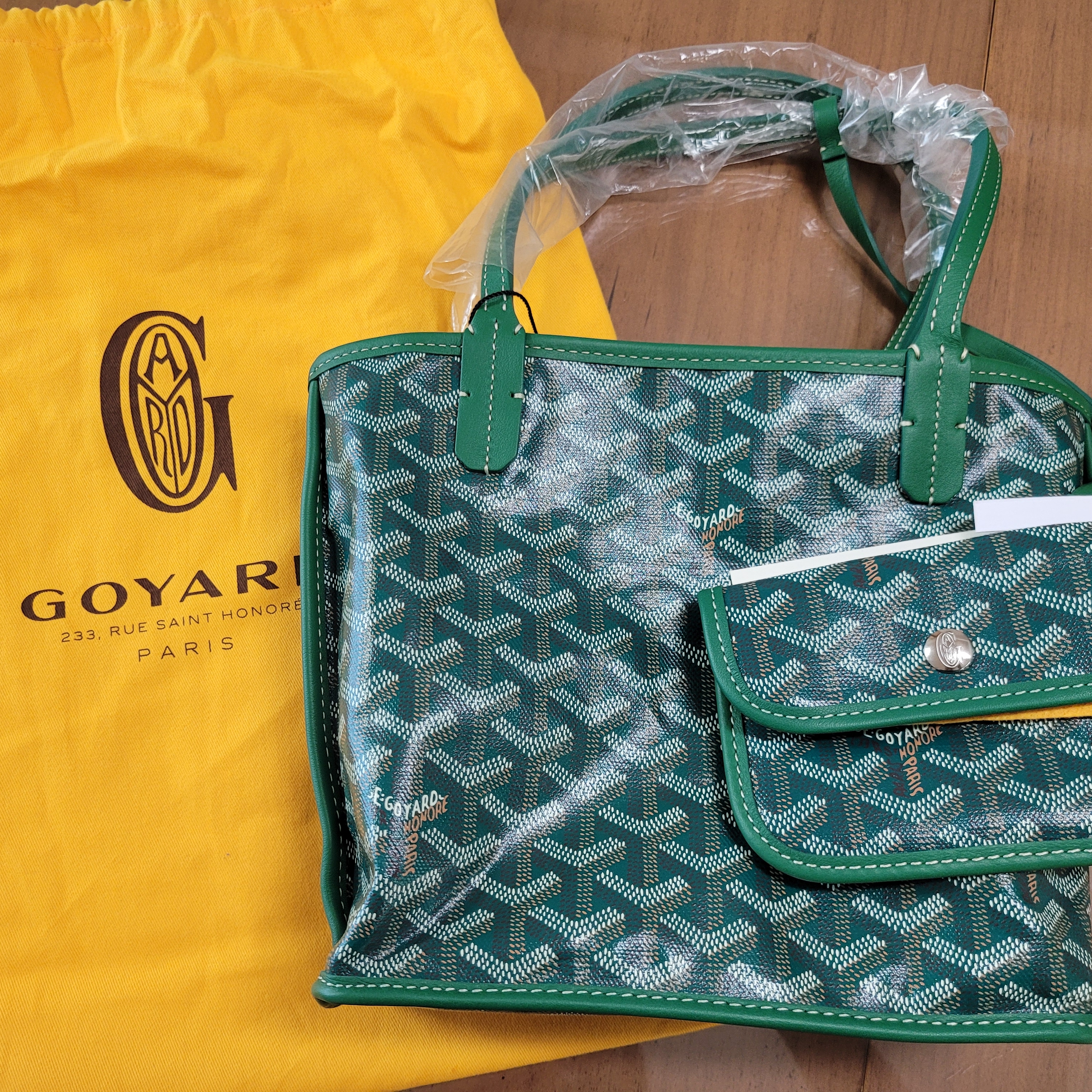 Goyard Anjou Mini Bag Green 착용 스타일 - 3