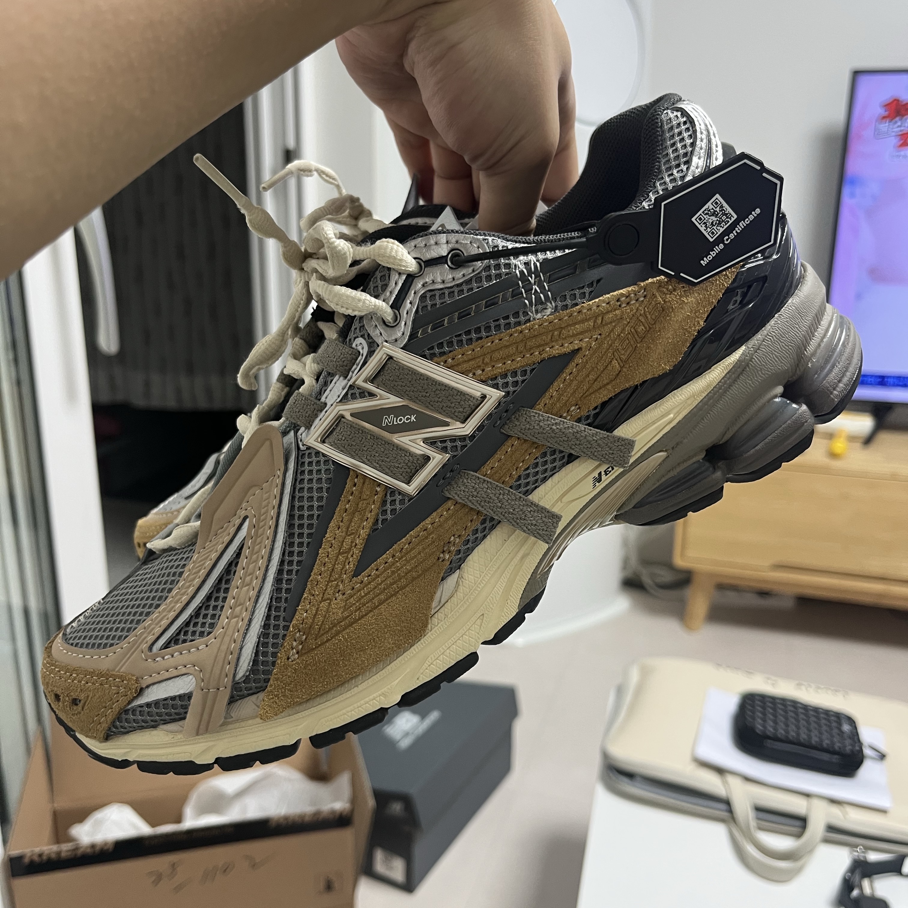 New Balance 1906A Great Plains Slate Grey 착용 스타일