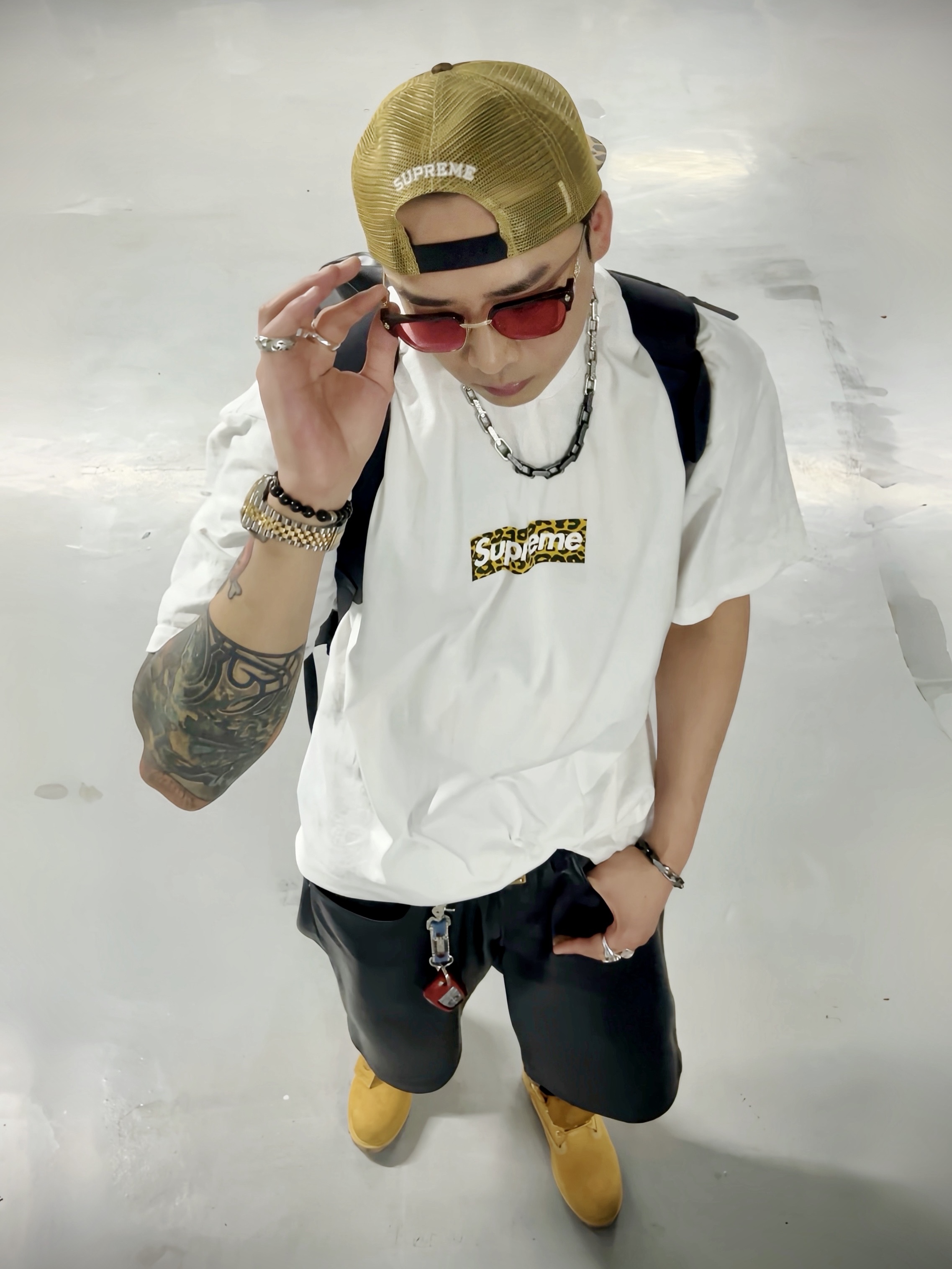 Supreme x Toy Machine Mesh Back 5-Panel Leopard - 24SS, Supreme Shanghai Box Logo T-Shirt White - 24SS 착용 스타일