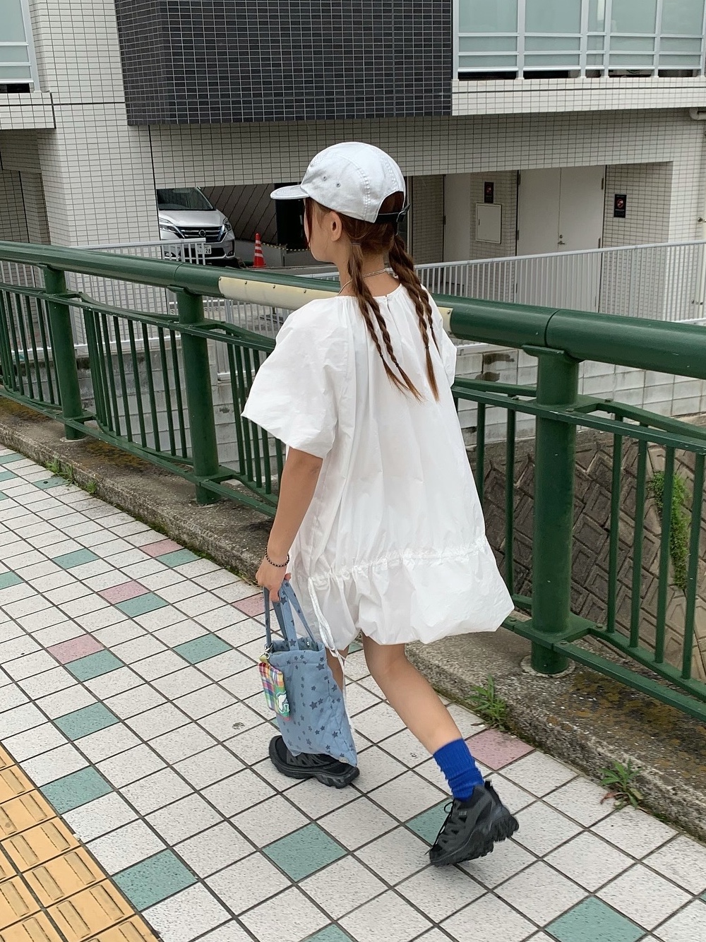 Supreme Washed Chino Twill Camp Cap Silver - 25SS, COYSEIO Milky Star Tote Bag Sky Blue 착용 스타일 - 2