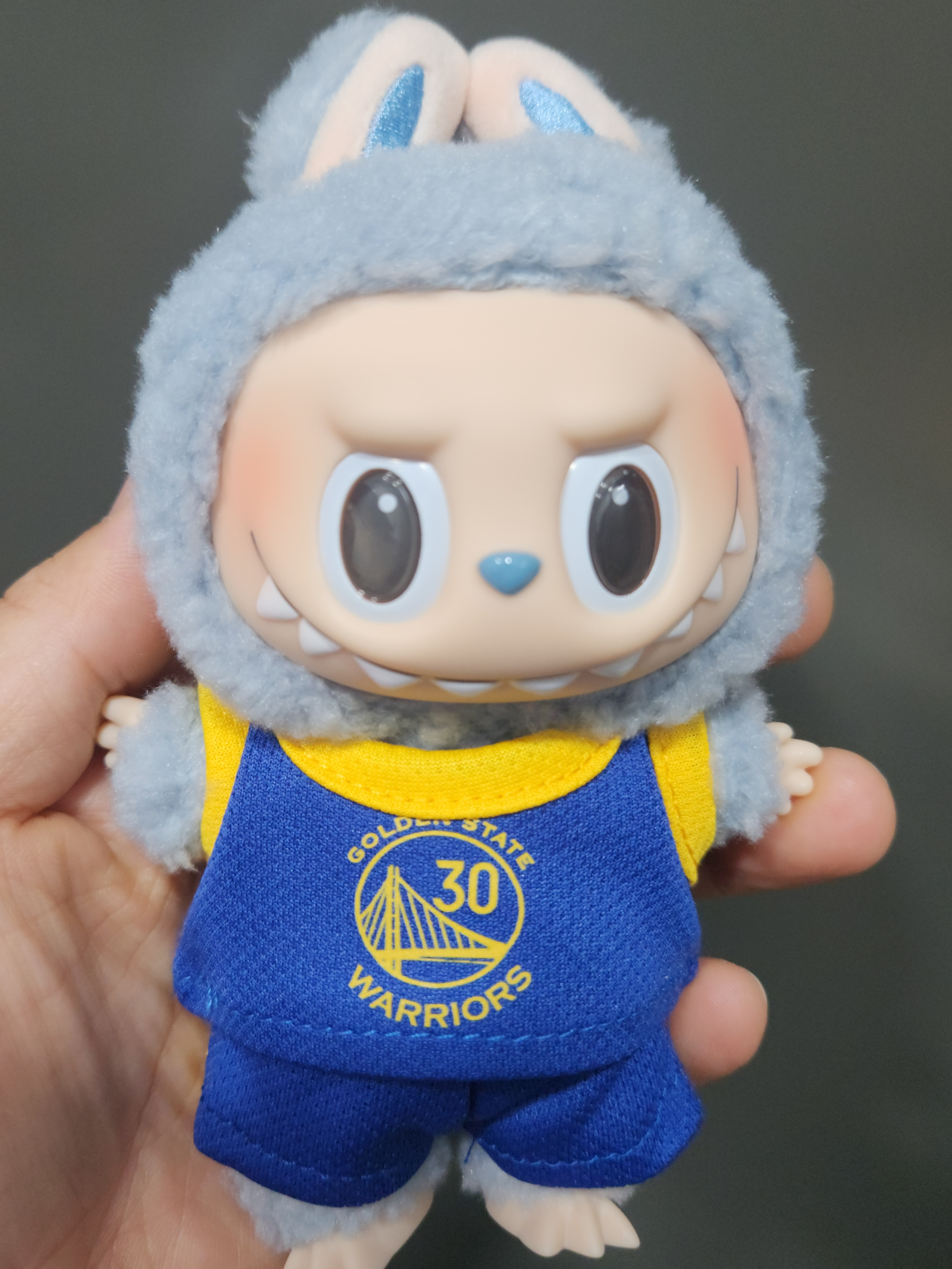 Pop Mart Labubu The Monsters Labubu Tasty Macarons Series Sea Salt Coconut Keyring (Opened Case) 착용 스타일 - 2