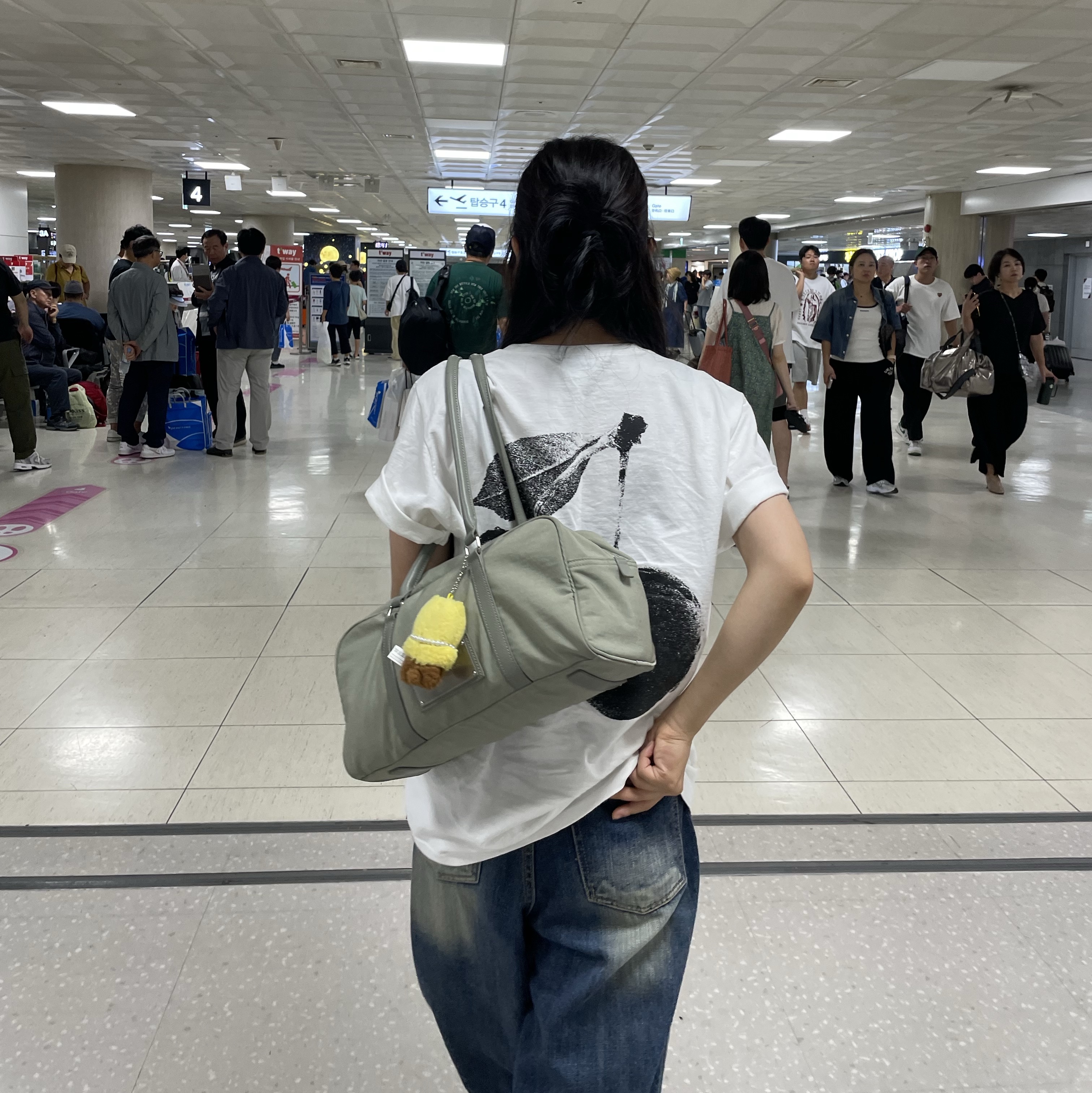 Stussy Cherries T-Shirt White 착용 스타일 - 2
