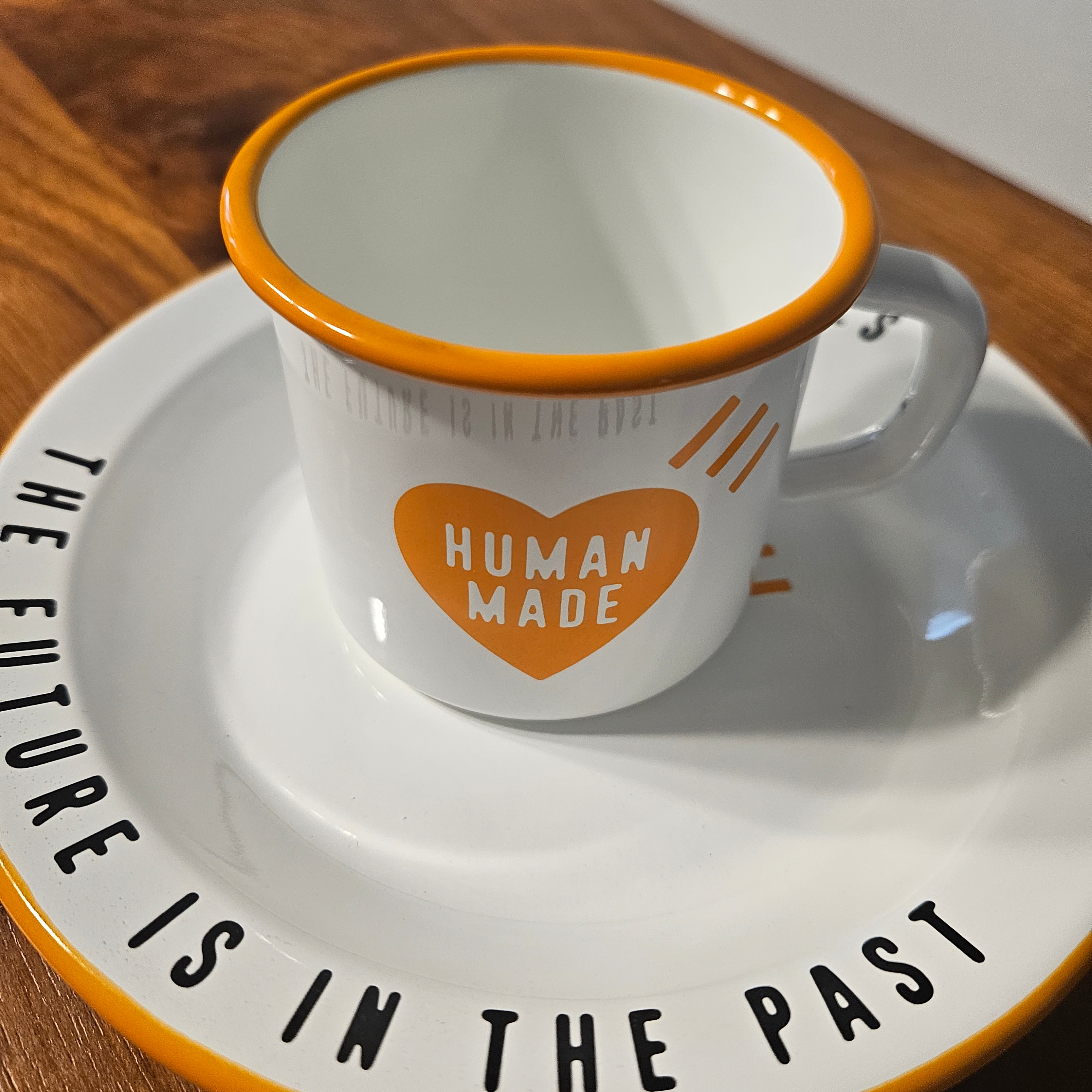 Human Made Enamel Plate 180mm Orange, Human Made Enamel Mug 270ml Orange 착용 스타일 - 3