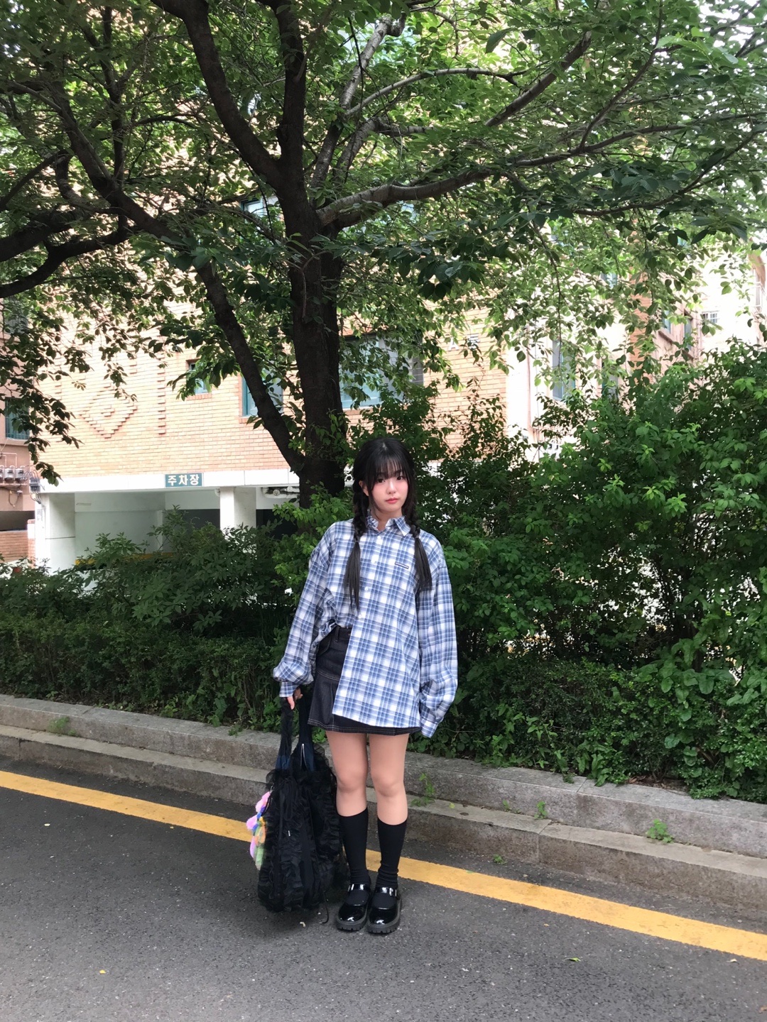 SLOW RECORD HOUSE Seersucker Oversized Check Shirts Blue 착용 스타일 - 5