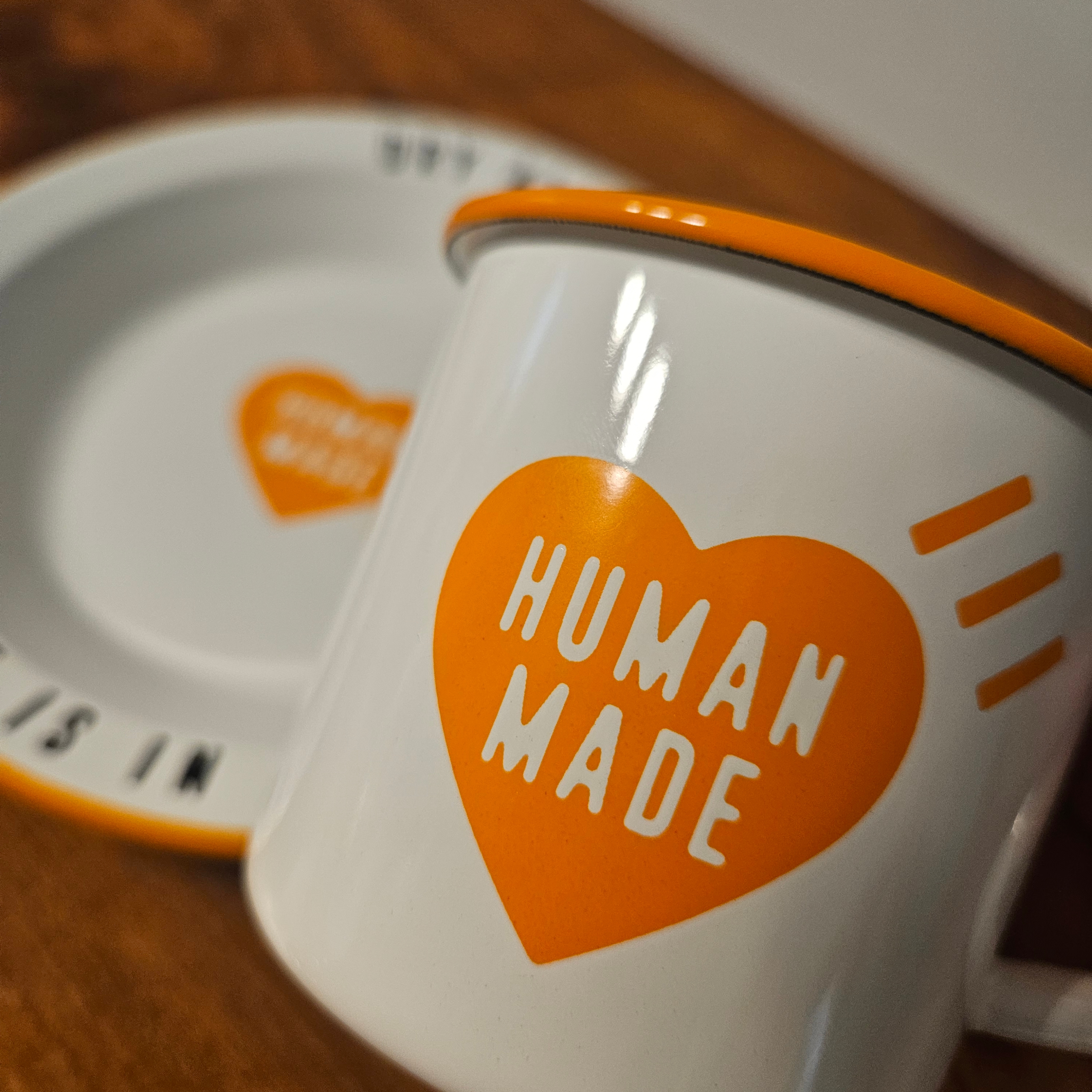 Human Made Enamel Plate 180mm Orange, Human Made Enamel Mug 270ml Orange 착용 스타일 - 1